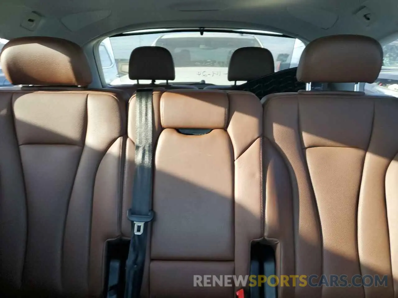 10 Photograph of a damaged car WA1LAAF70KD002082 AUDI Q7 2019