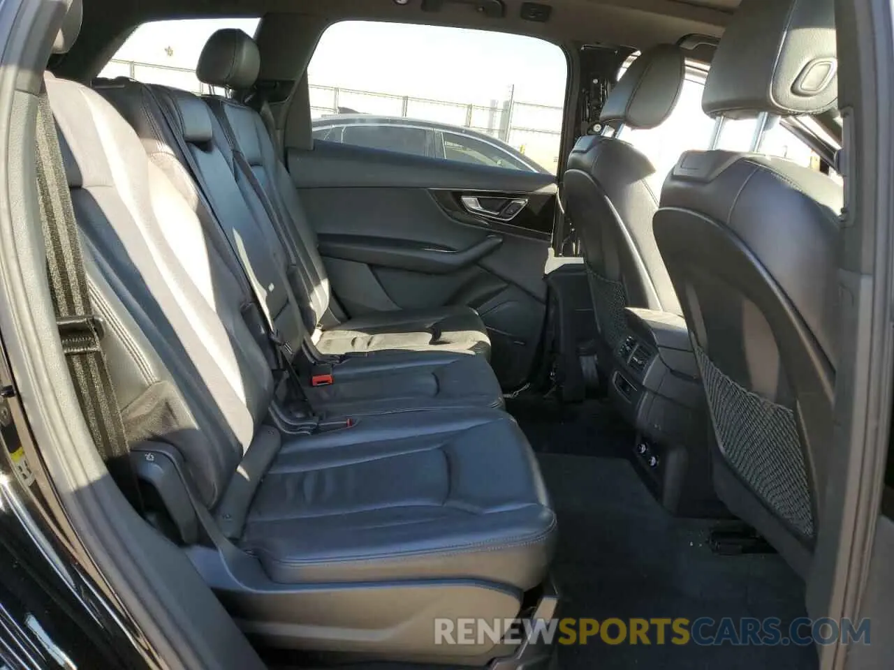 11 Photograph of a damaged car WA1LAAF70KD006746 AUDI Q7 2019