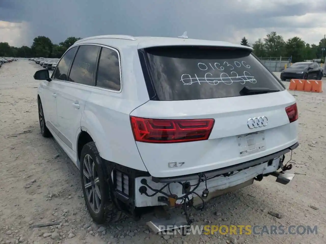 3 Photograph of a damaged car WA1LAAF70KD016306 AUDI Q7 2019