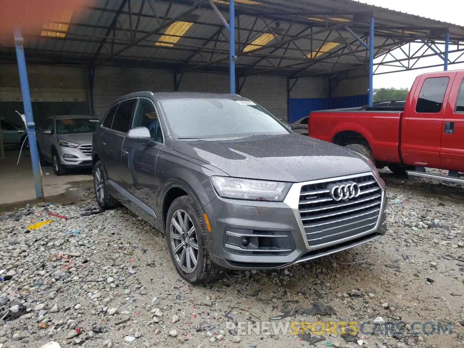 1 Photograph of a damaged car WA1LAAF70KD023028 AUDI Q7 2019