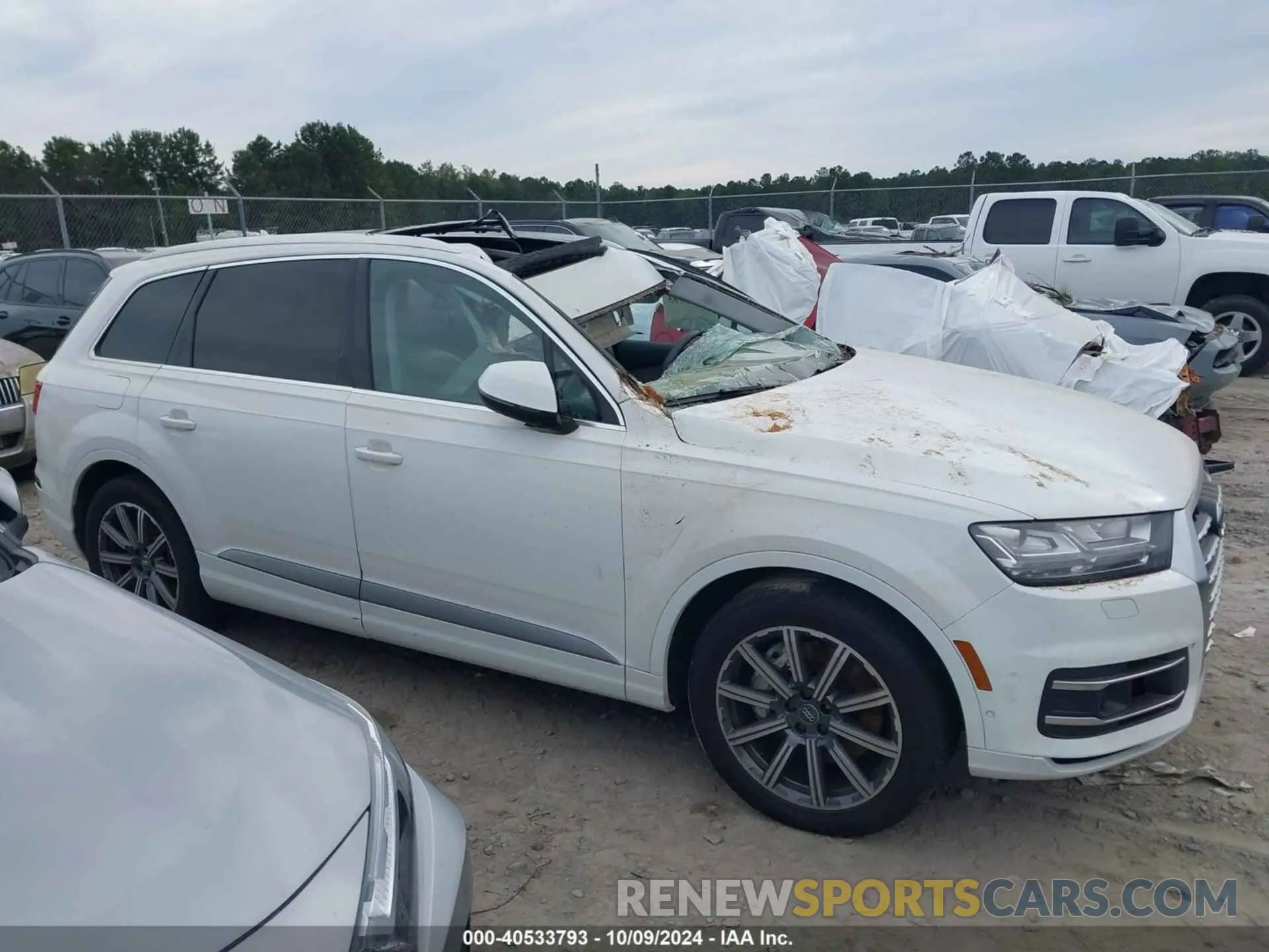 12 Photograph of a damaged car WA1LAAF70KD031114 AUDI Q7 2019