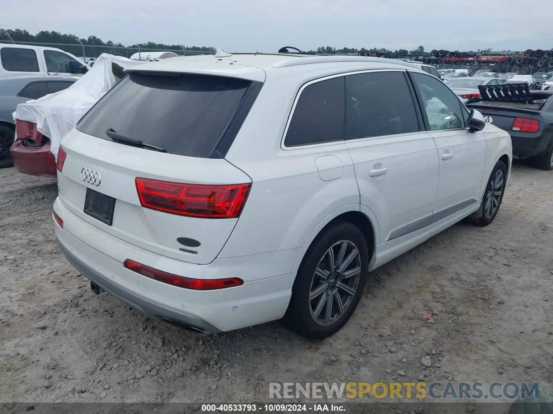 4 Photograph of a damaged car WA1LAAF70KD031114 AUDI Q7 2019