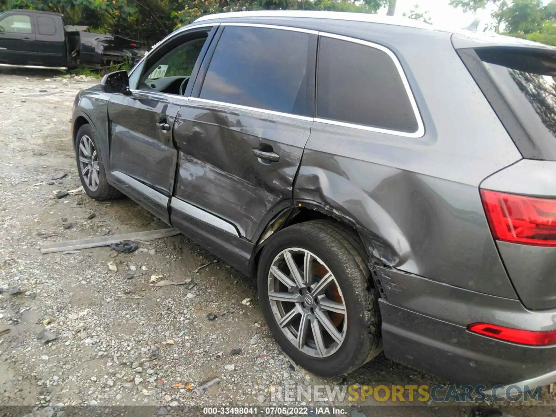 6 Photograph of a damaged car WA1LAAF70KD037561 AUDI Q7 2019