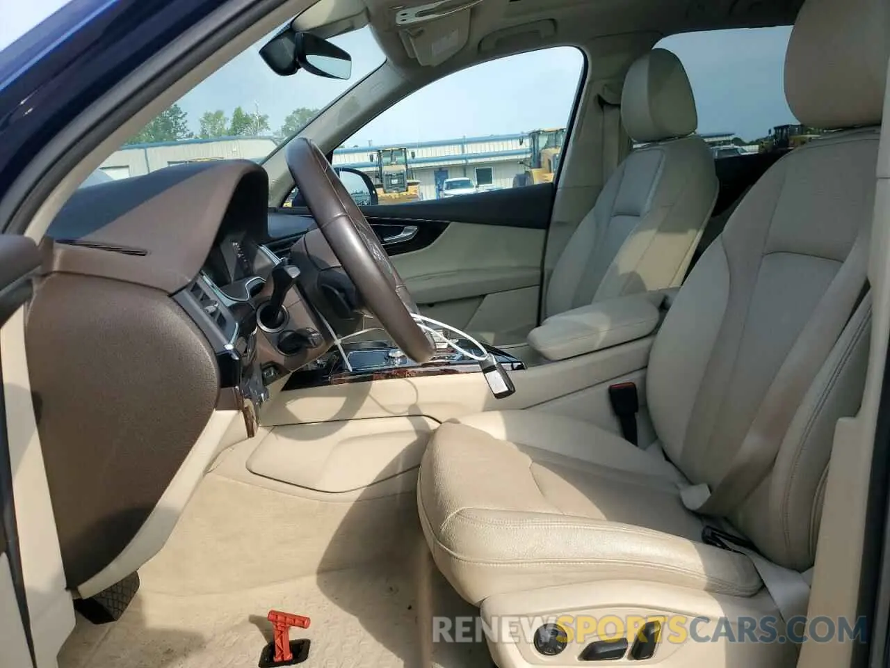 7 Photograph of a damaged car WA1LAAF70KD041884 AUDI Q7 2019