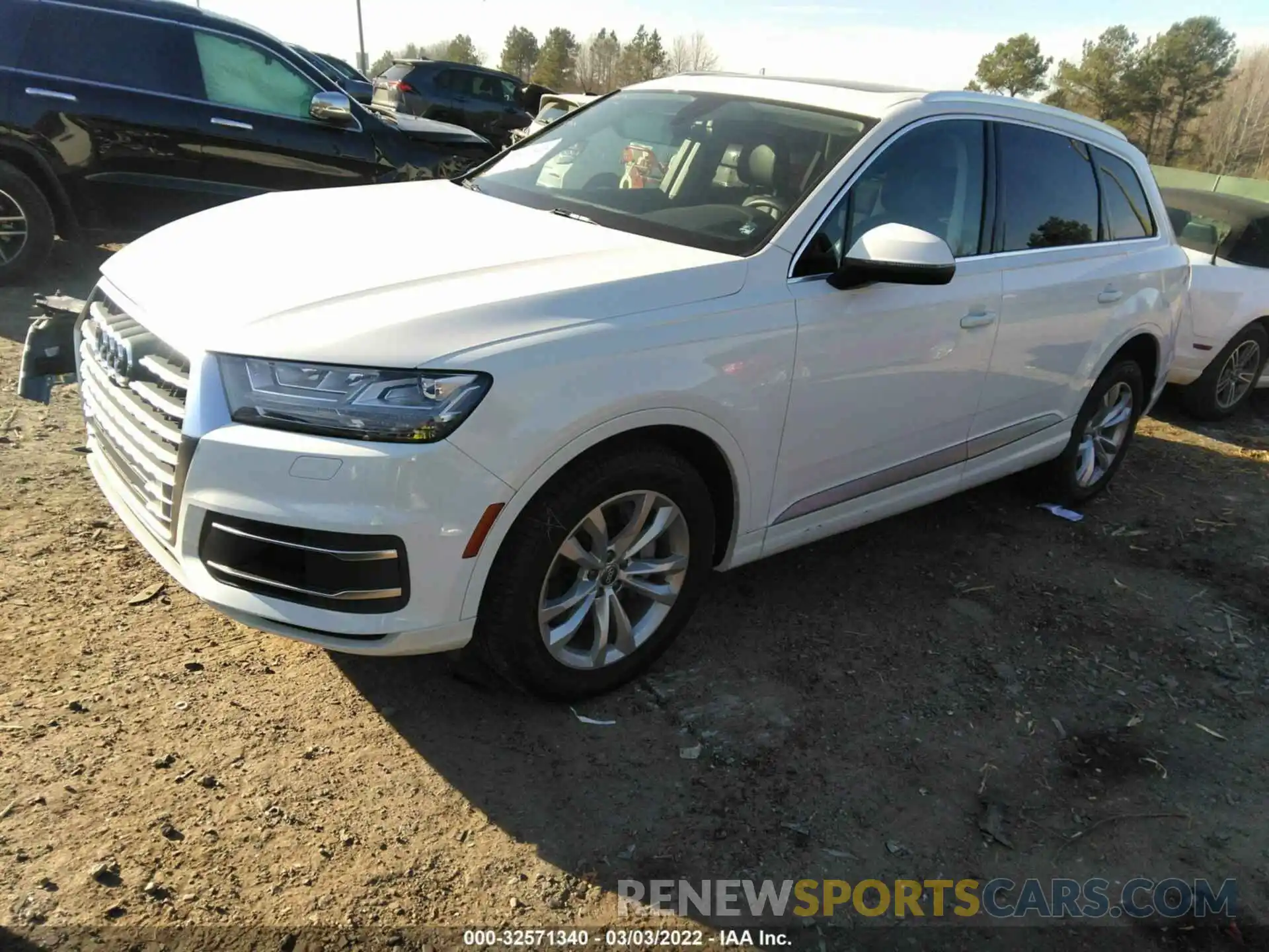 2 Photograph of a damaged car WA1LAAF70KD043098 AUDI Q7 2019