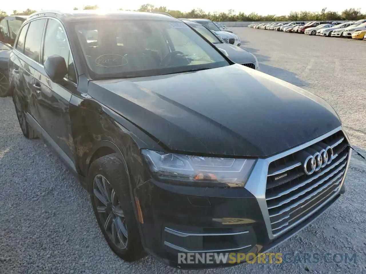 1 Photograph of a damaged car WA1LAAF70KD048396 AUDI Q7 2019