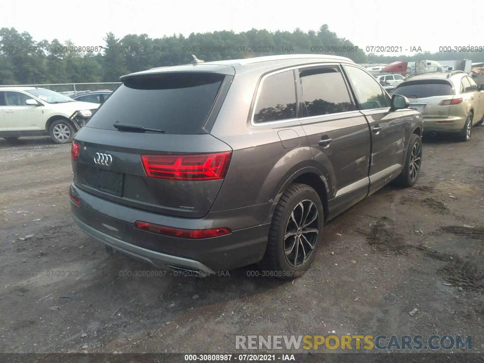 4 Photograph of a damaged car WA1LAAF71KD032885 AUDI Q7 2019