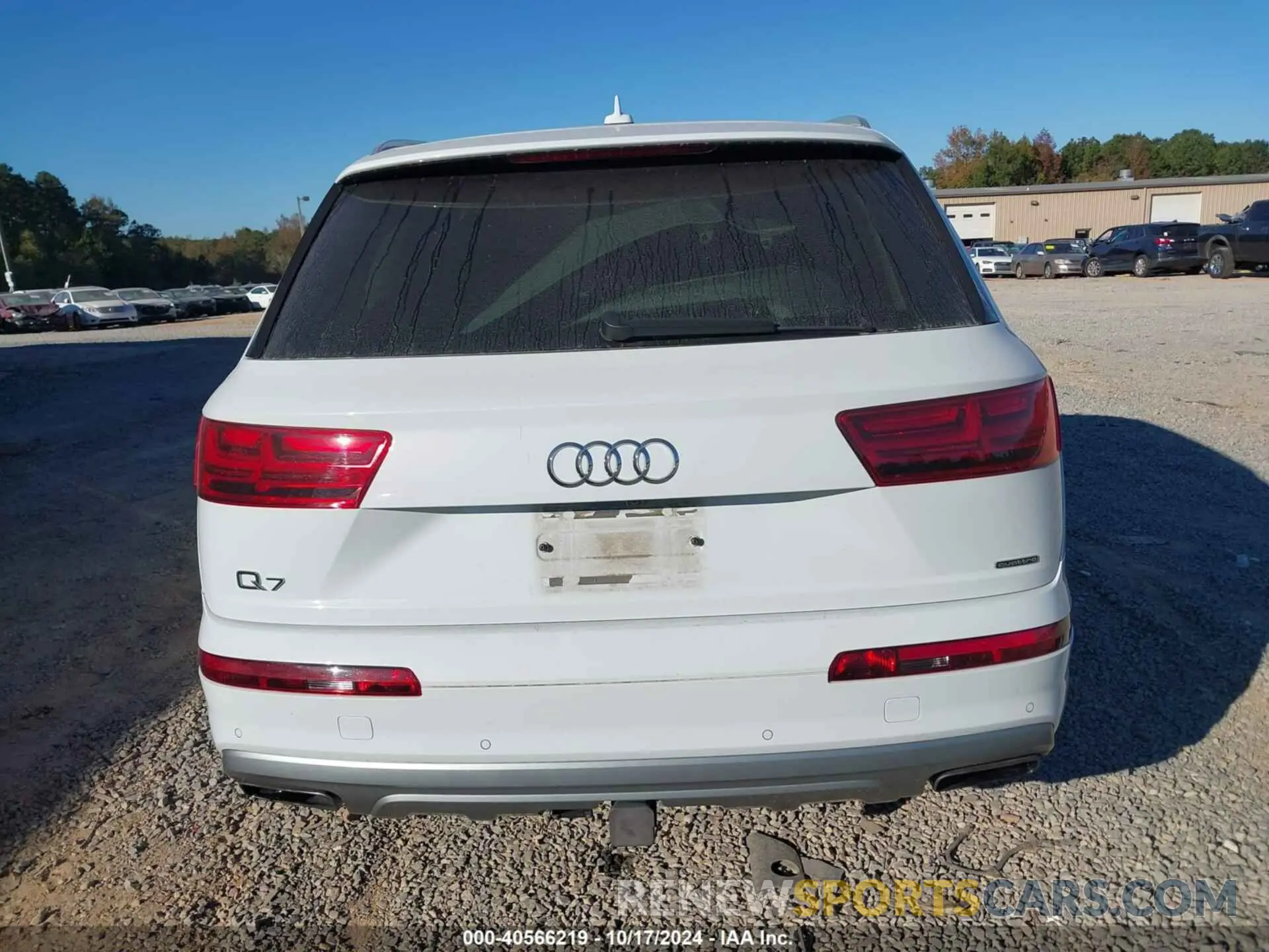 17 Photograph of a damaged car WA1LAAF71KD033079 AUDI Q7 2019