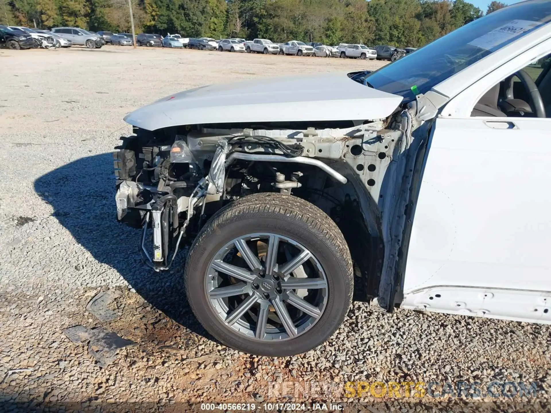 21 Photograph of a damaged car WA1LAAF71KD033079 AUDI Q7 2019