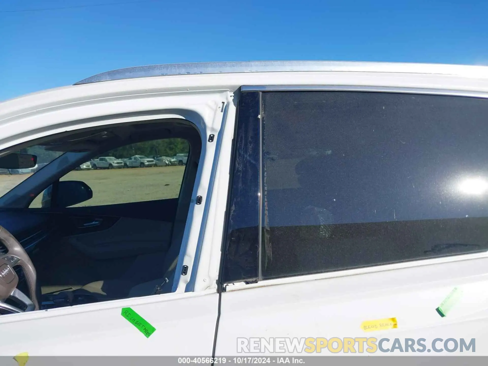 22 Photograph of a damaged car WA1LAAF71KD033079 AUDI Q7 2019