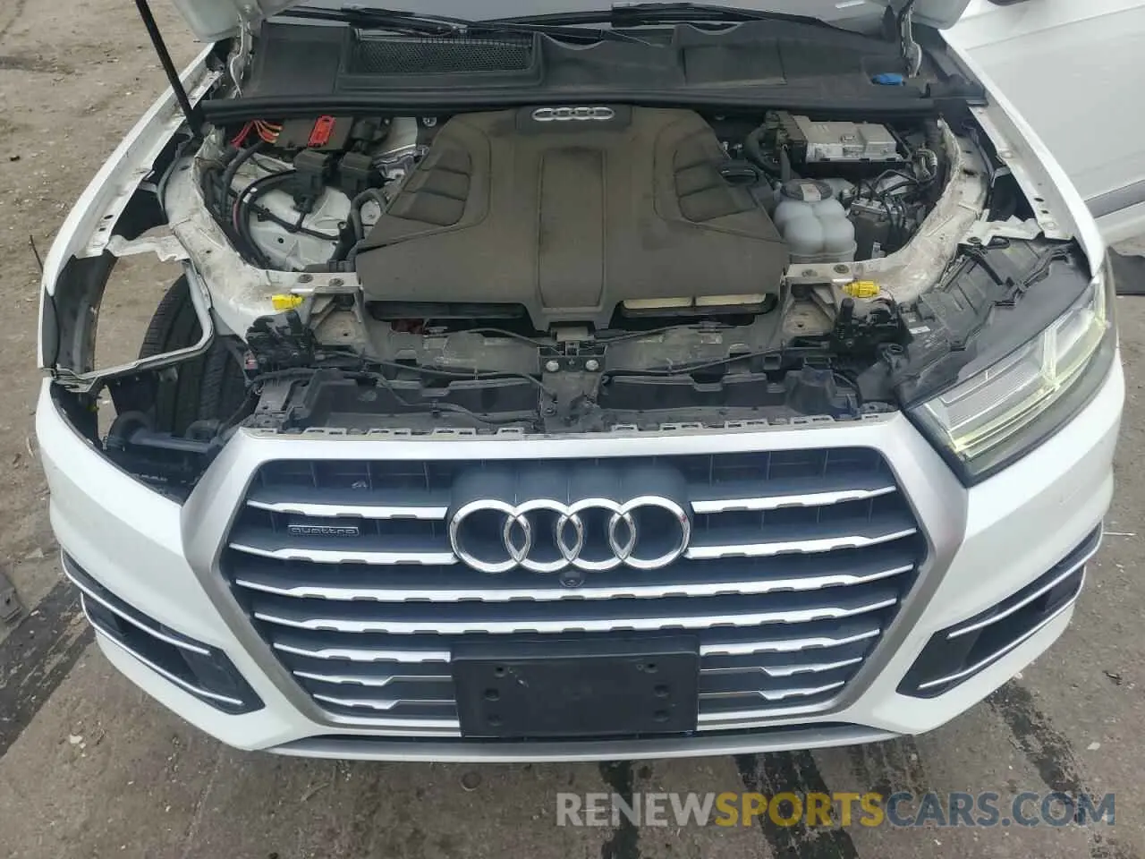 13 Photograph of a damaged car WA1LAAF71KD043207 AUDI Q7 2019