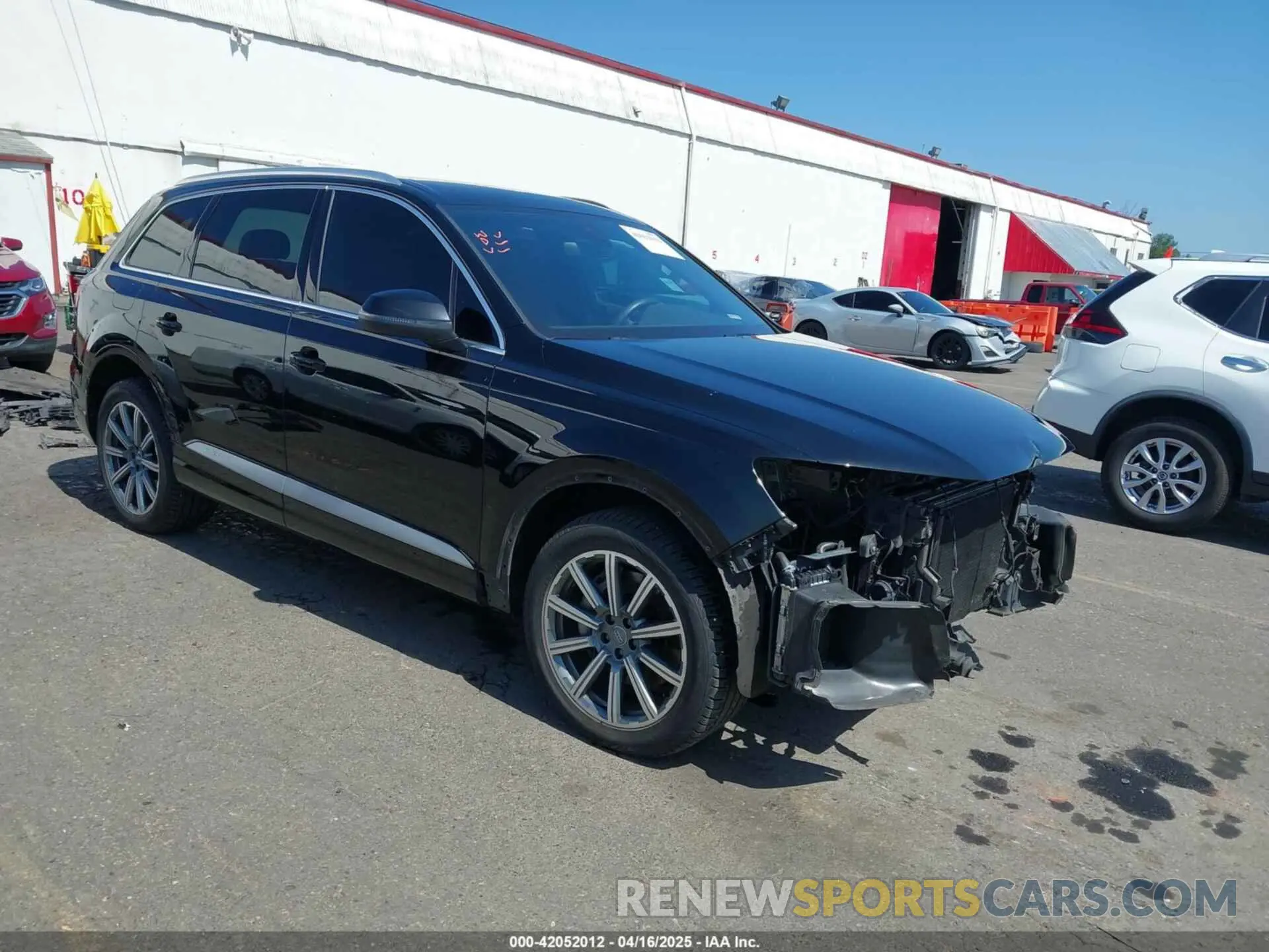 1 Photograph of a damaged car WA1LAAF72KD000785 AUDI Q7 2019