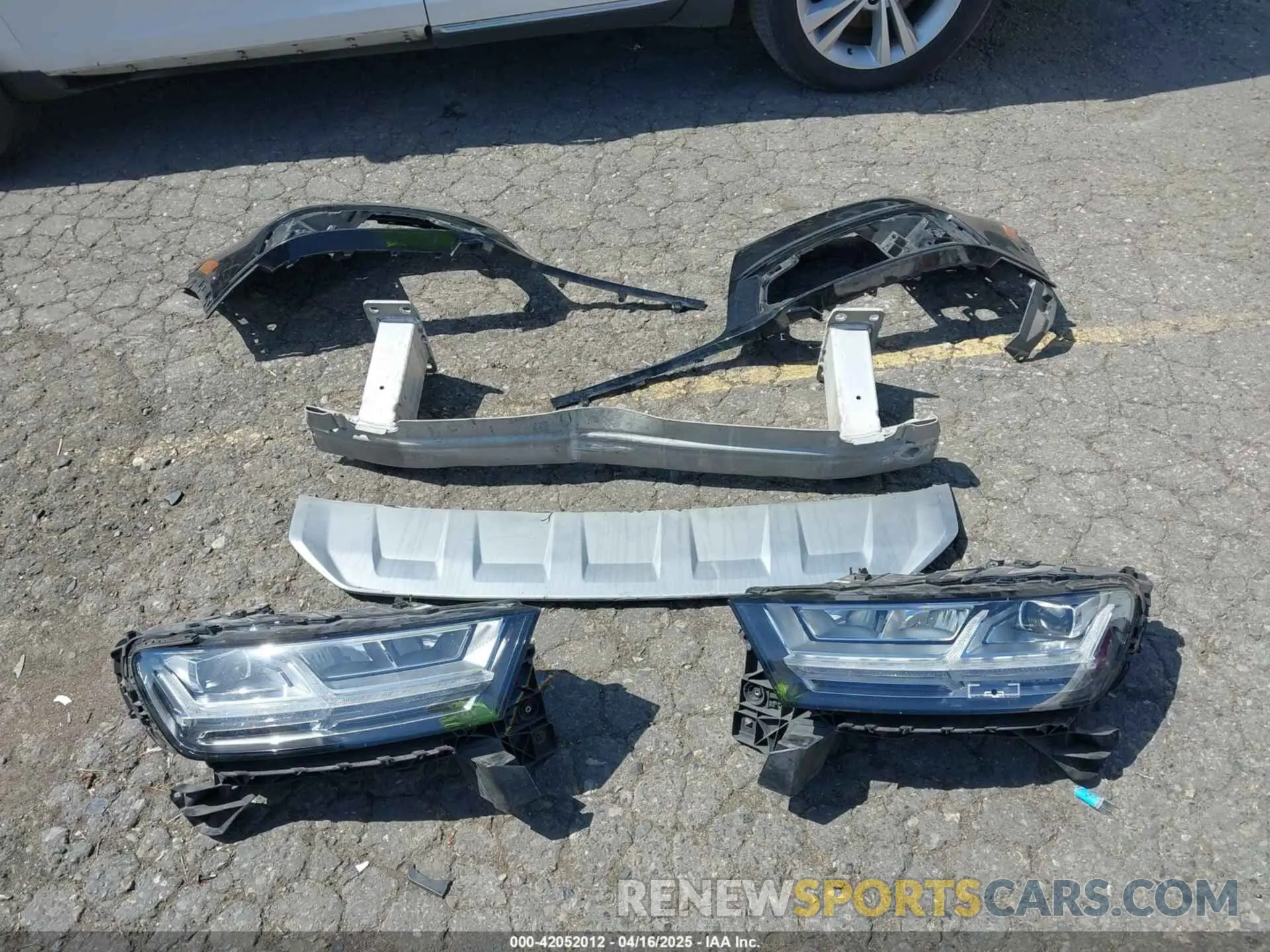12 Photograph of a damaged car WA1LAAF72KD000785 AUDI Q7 2019