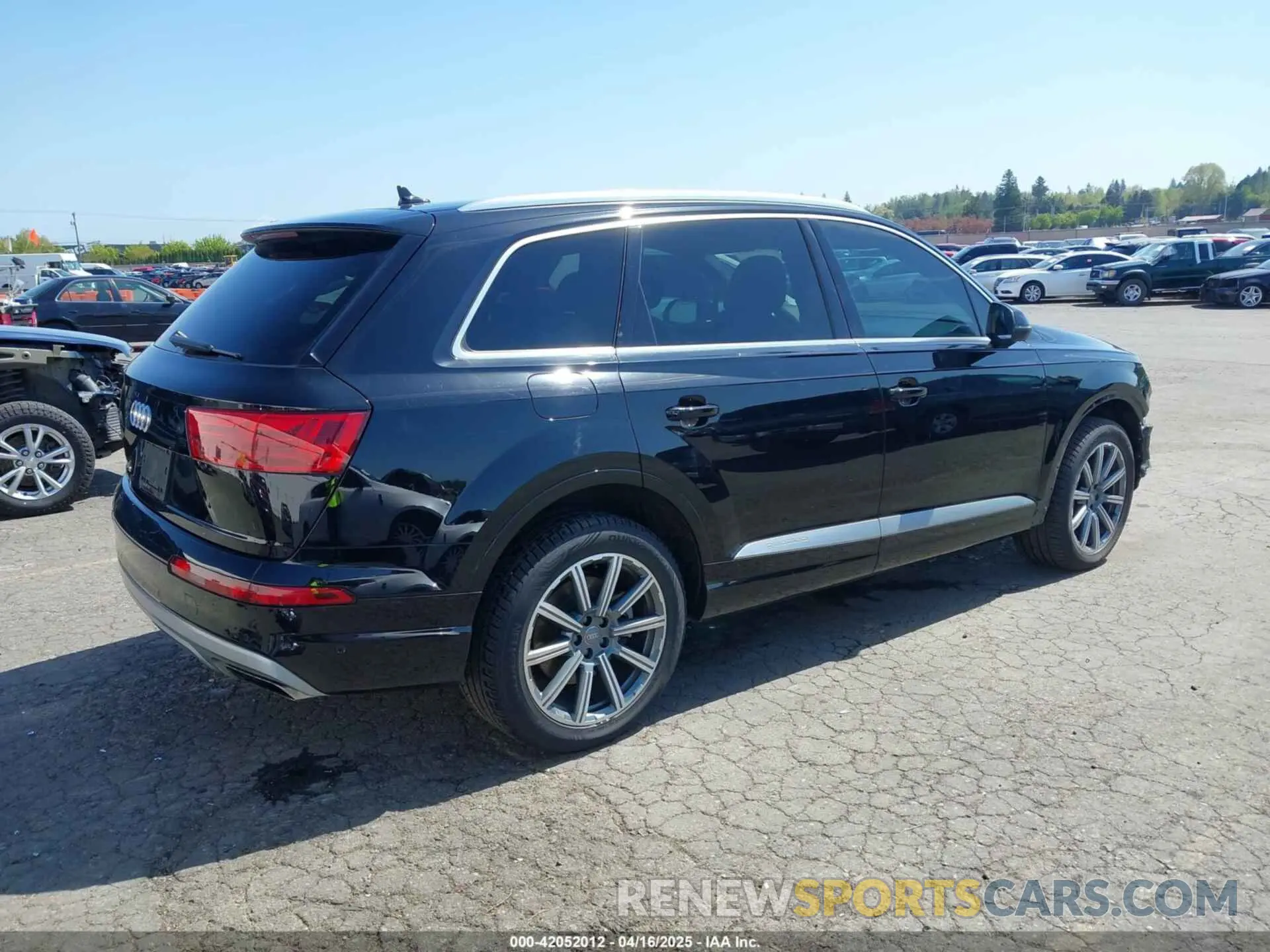 4 Photograph of a damaged car WA1LAAF72KD000785 AUDI Q7 2019