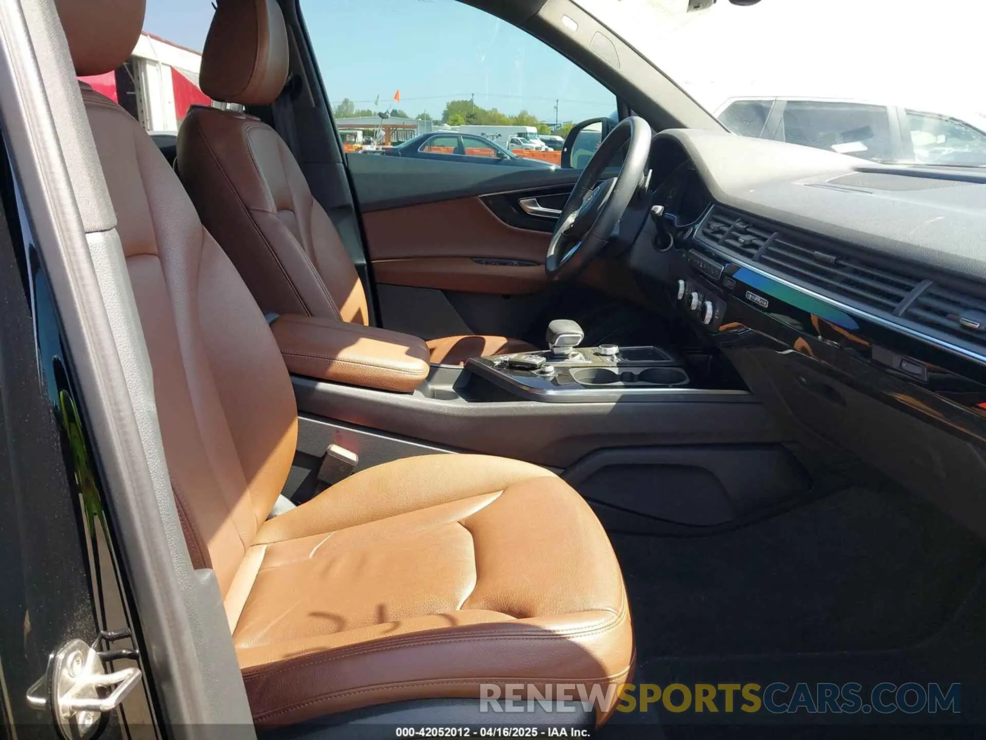 5 Photograph of a damaged car WA1LAAF72KD000785 AUDI Q7 2019