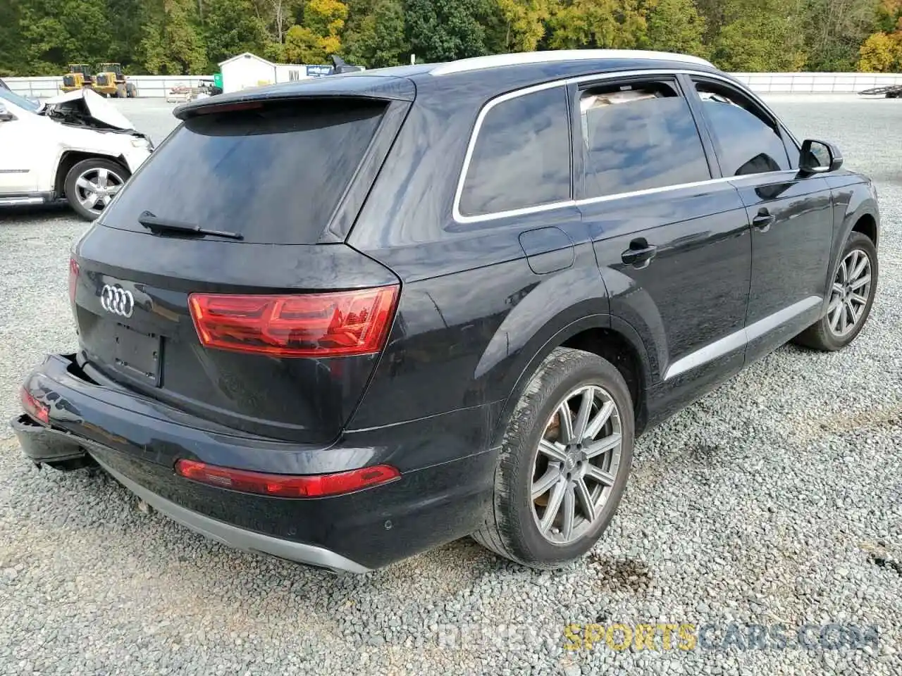 4 Photograph of a damaged car WA1LAAF72KD000964 AUDI Q7 2019