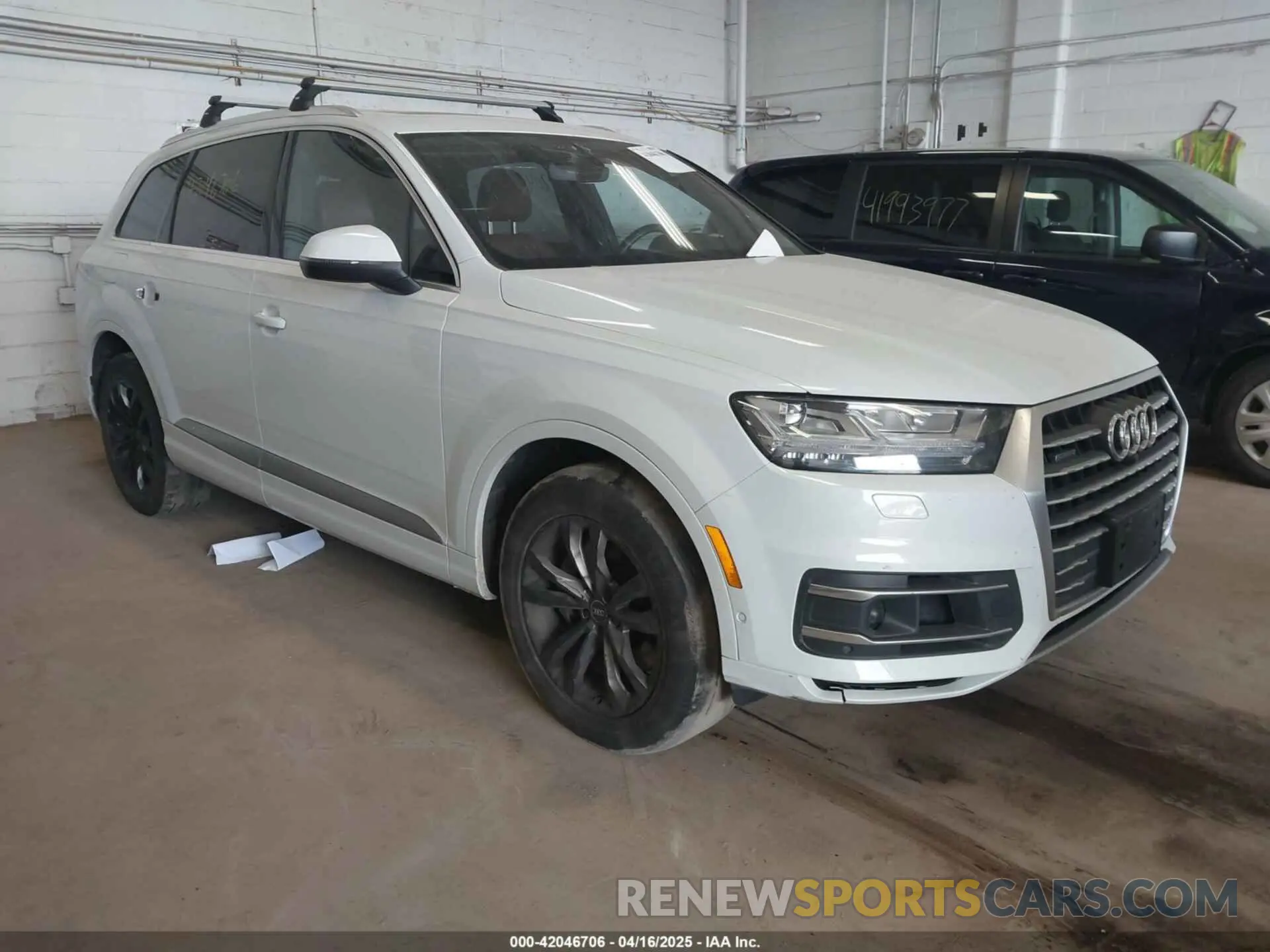 1 Photograph of a damaged car WA1LAAF72KD001208 AUDI Q7 2019