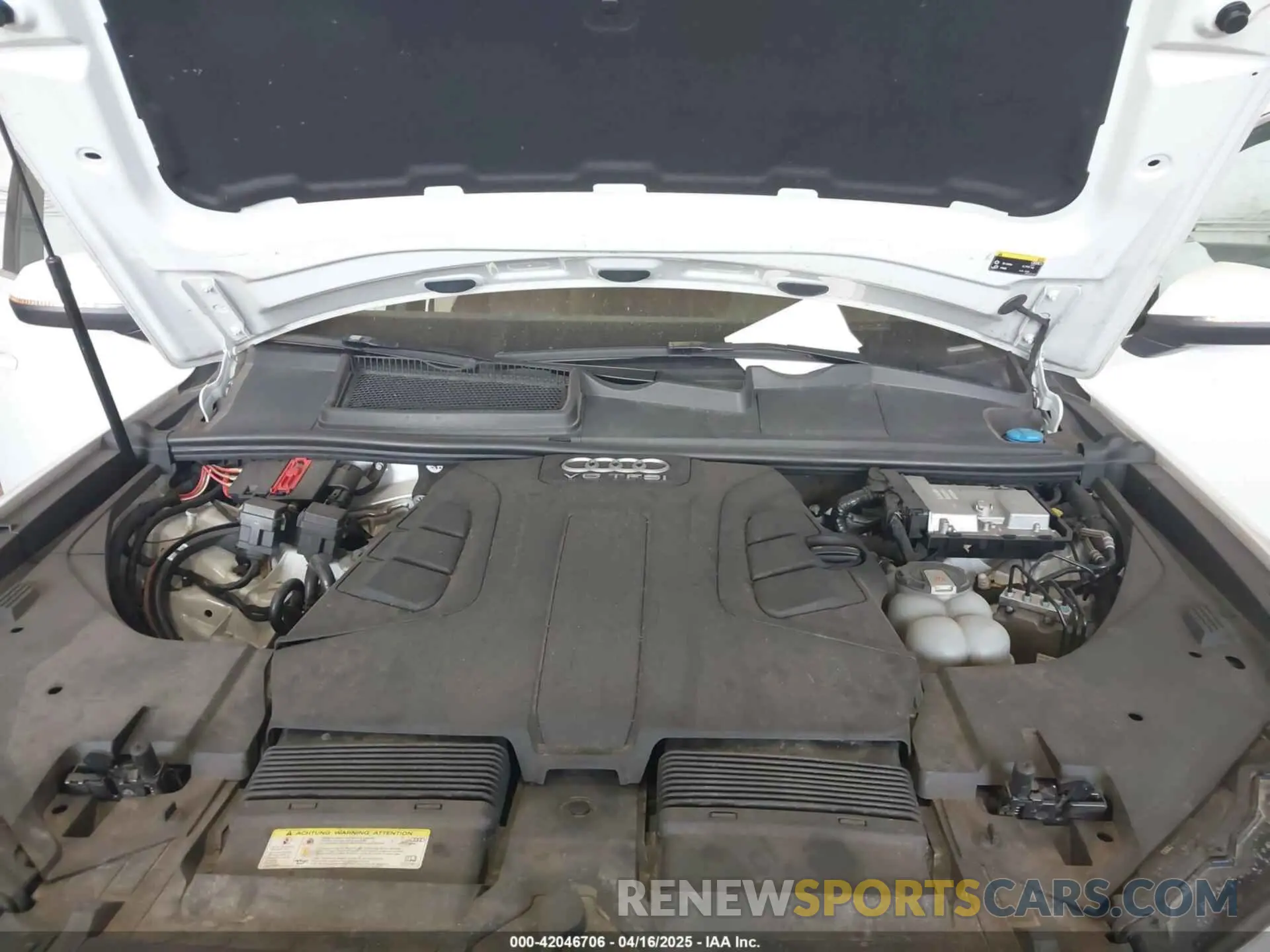 10 Photograph of a damaged car WA1LAAF72KD001208 AUDI Q7 2019