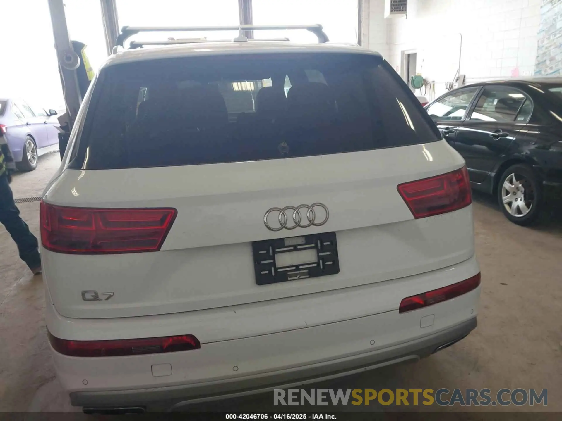 15 Photograph of a damaged car WA1LAAF72KD001208 AUDI Q7 2019