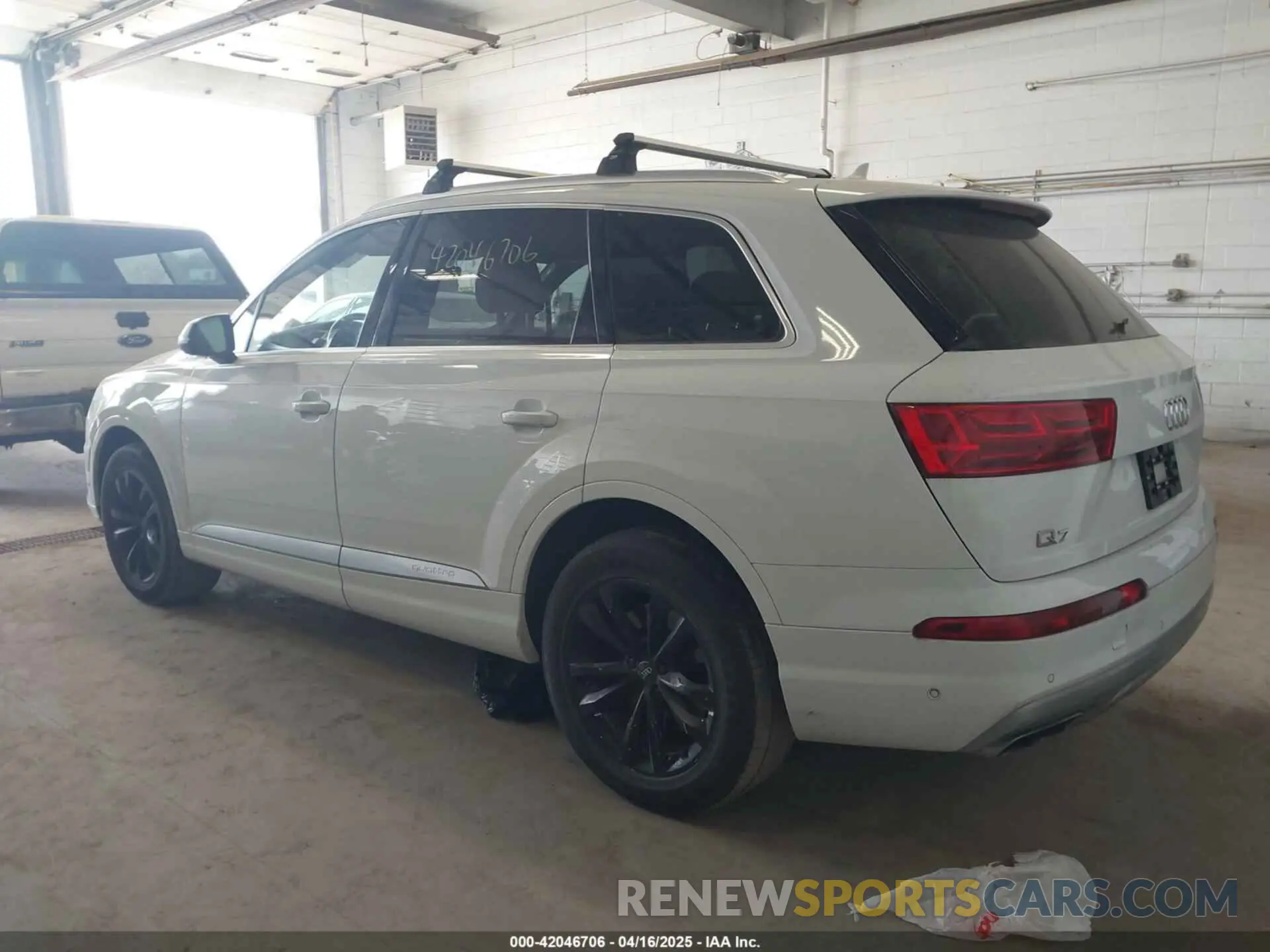 3 Photograph of a damaged car WA1LAAF72KD001208 AUDI Q7 2019