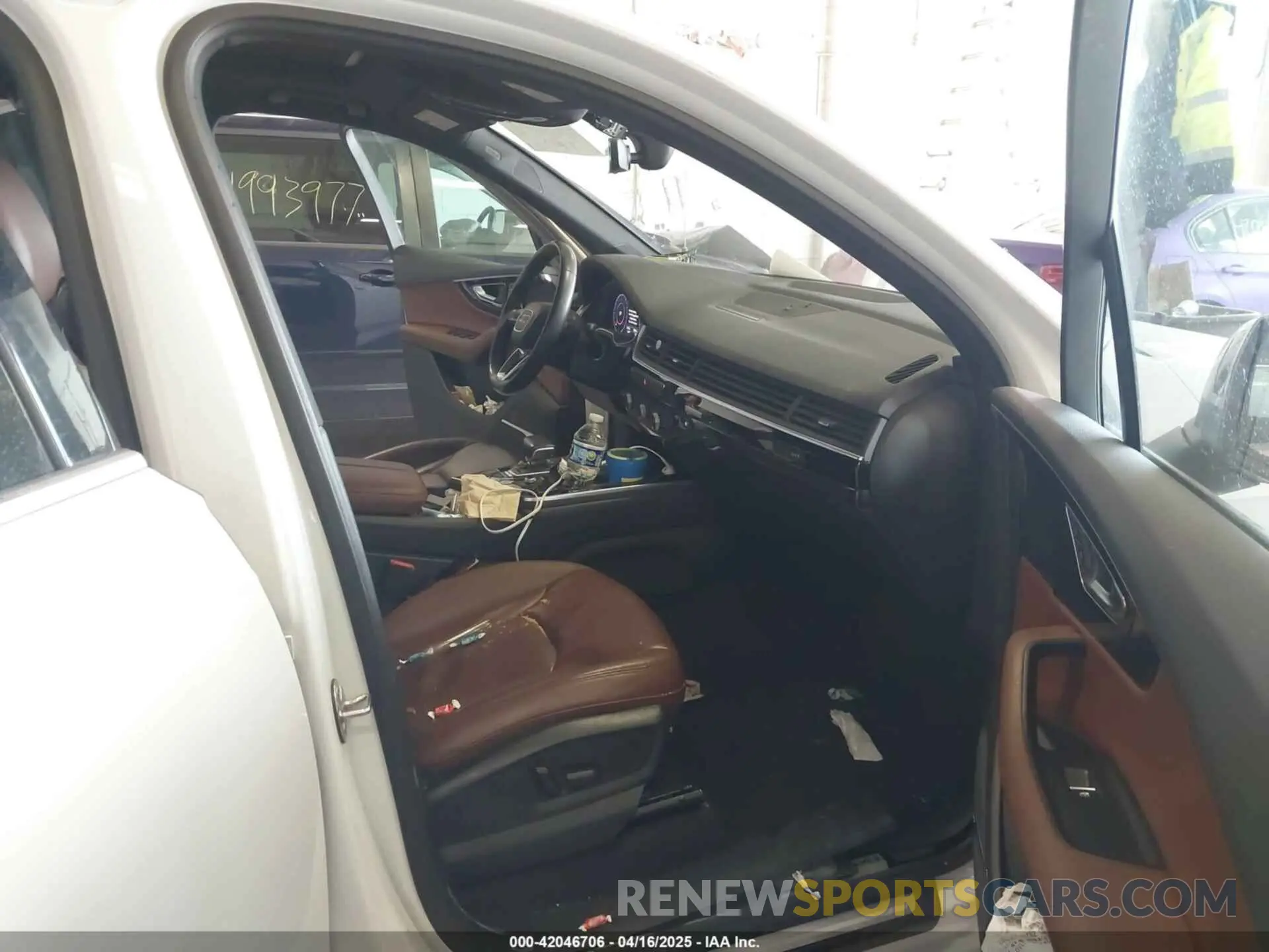 5 Photograph of a damaged car WA1LAAF72KD001208 AUDI Q7 2019