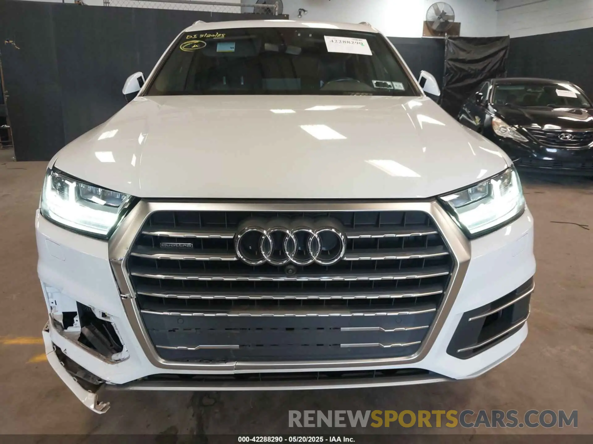12 Photograph of a damaged car WA1LAAF72KD002200 AUDI Q7 2019