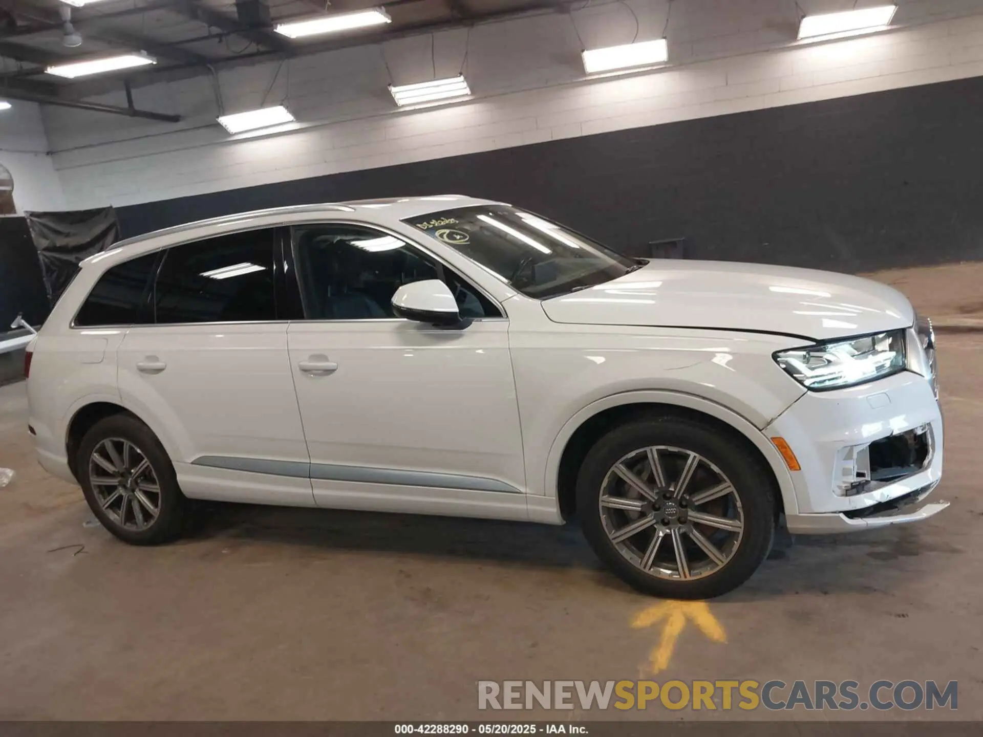13 Photograph of a damaged car WA1LAAF72KD002200 AUDI Q7 2019