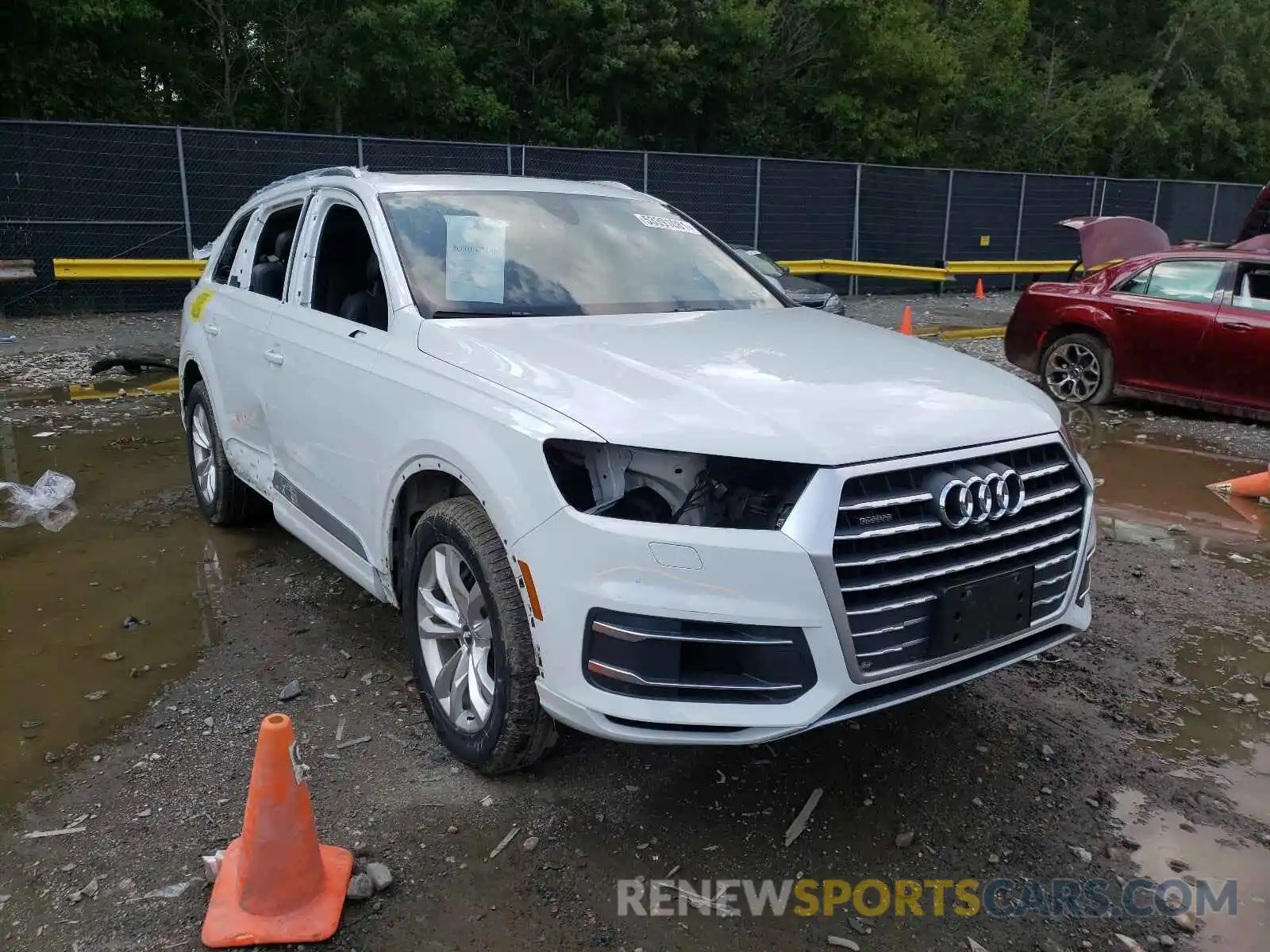 1 Photograph of a damaged car WA1LAAF72KD009583 AUDI Q7 2019