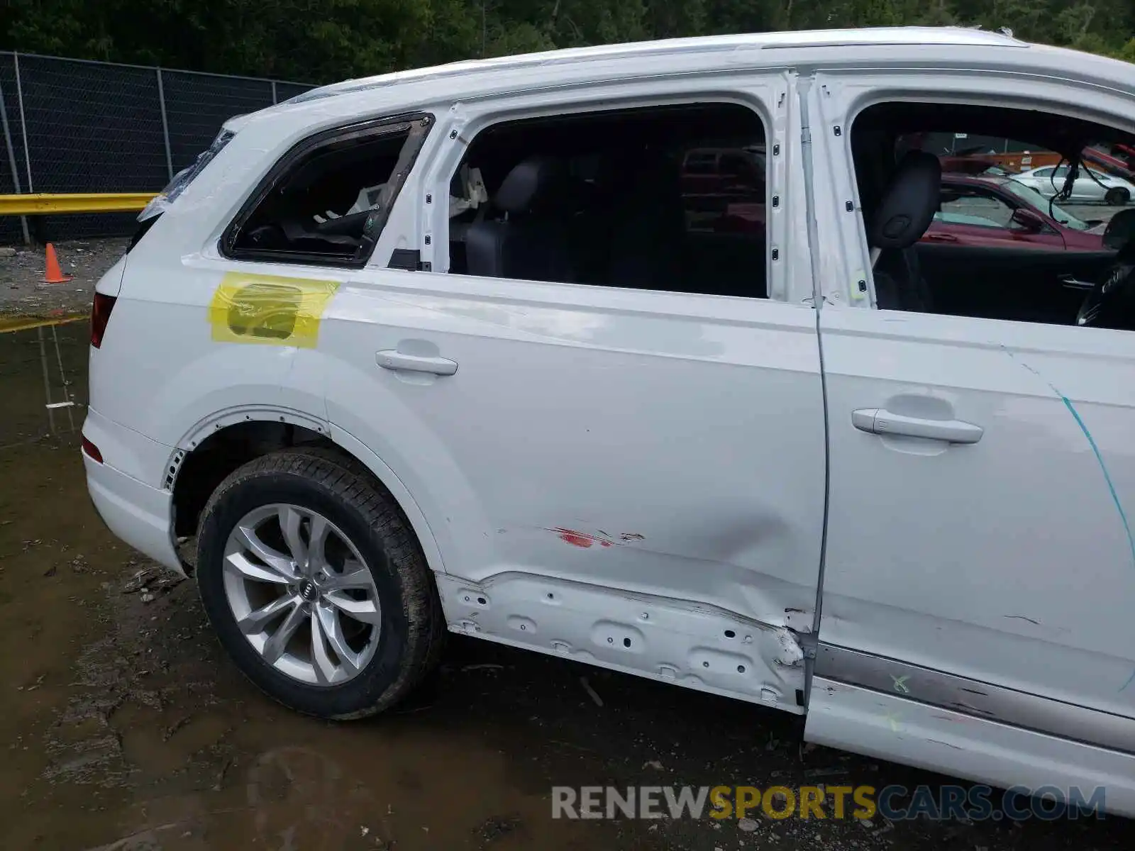 9 Photograph of a damaged car WA1LAAF72KD009583 AUDI Q7 2019