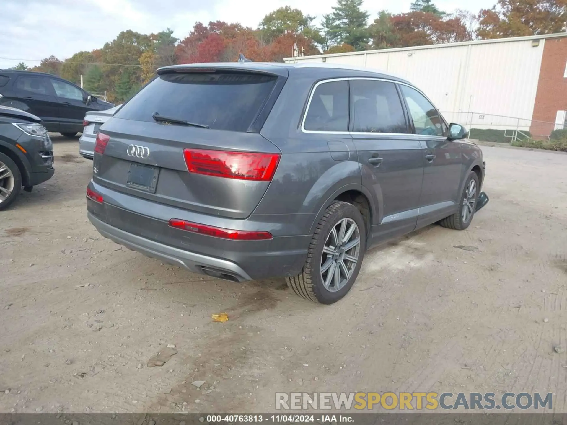 4 Photograph of a damaged car WA1LAAF72KD020194 AUDI Q7 2019