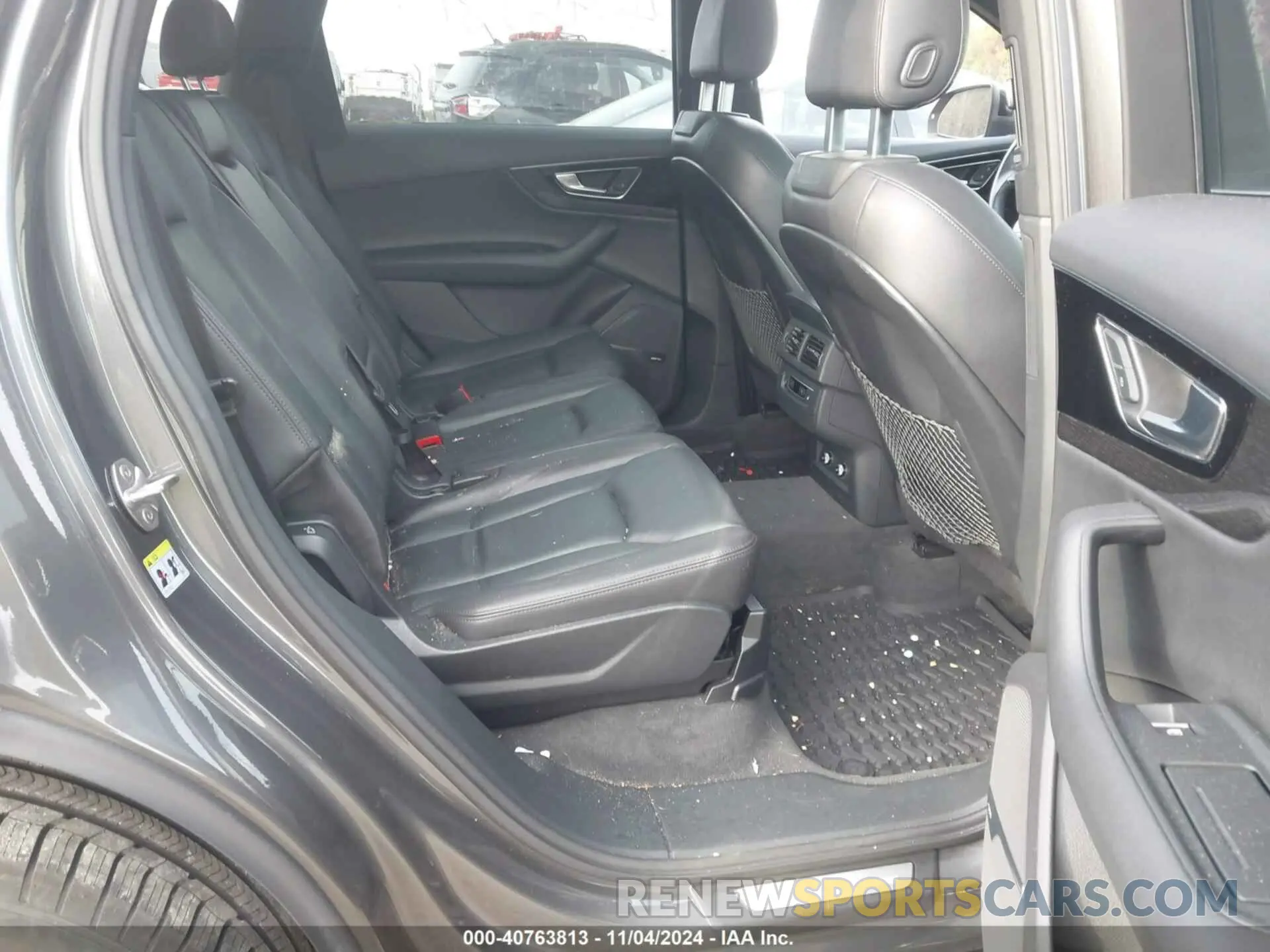 8 Photograph of a damaged car WA1LAAF72KD020194 AUDI Q7 2019