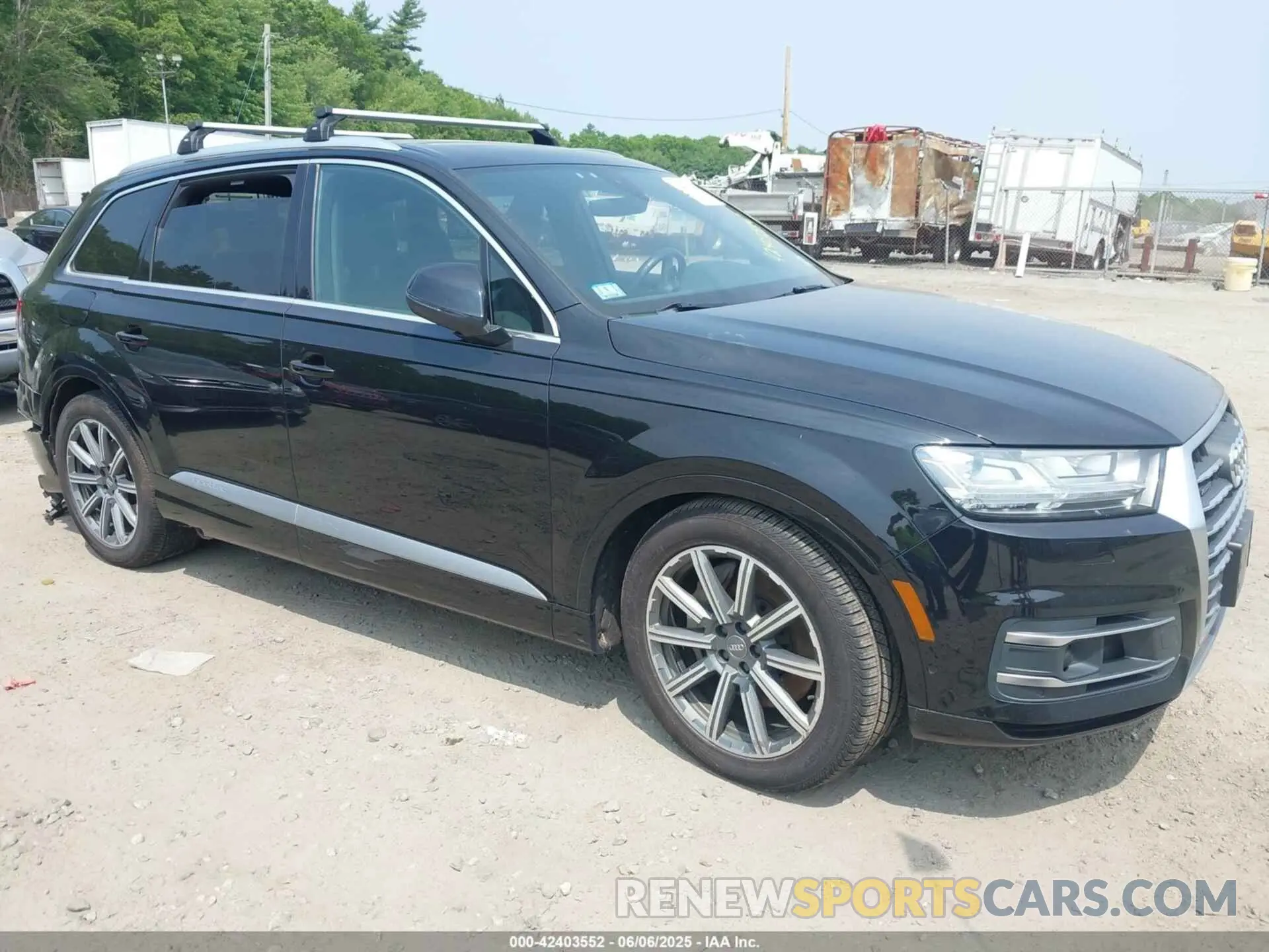 1 Photograph of a damaged car WA1LAAF72KD046763 AUDI Q7 2019