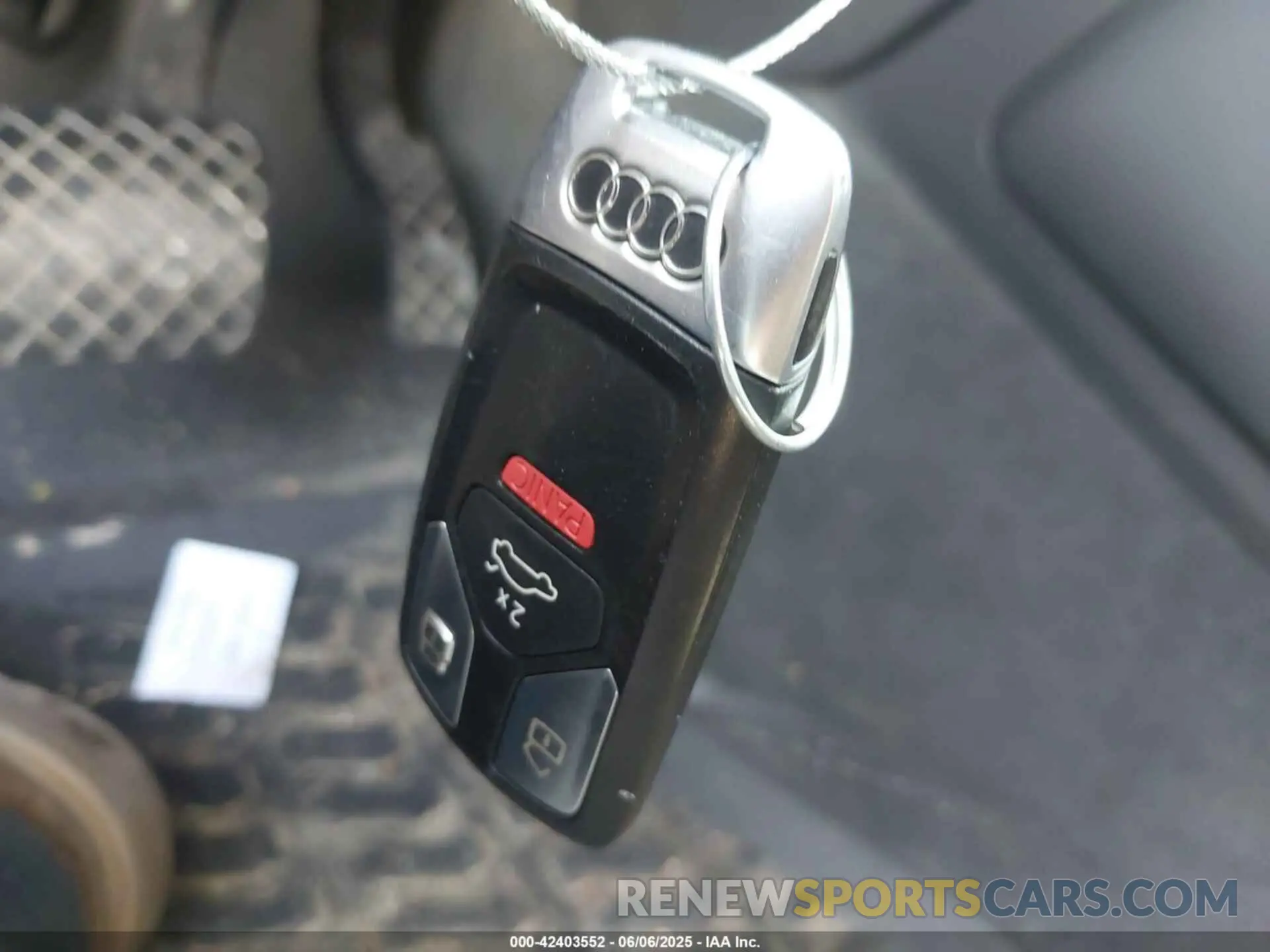 11 Photograph of a damaged car WA1LAAF72KD046763 AUDI Q7 2019