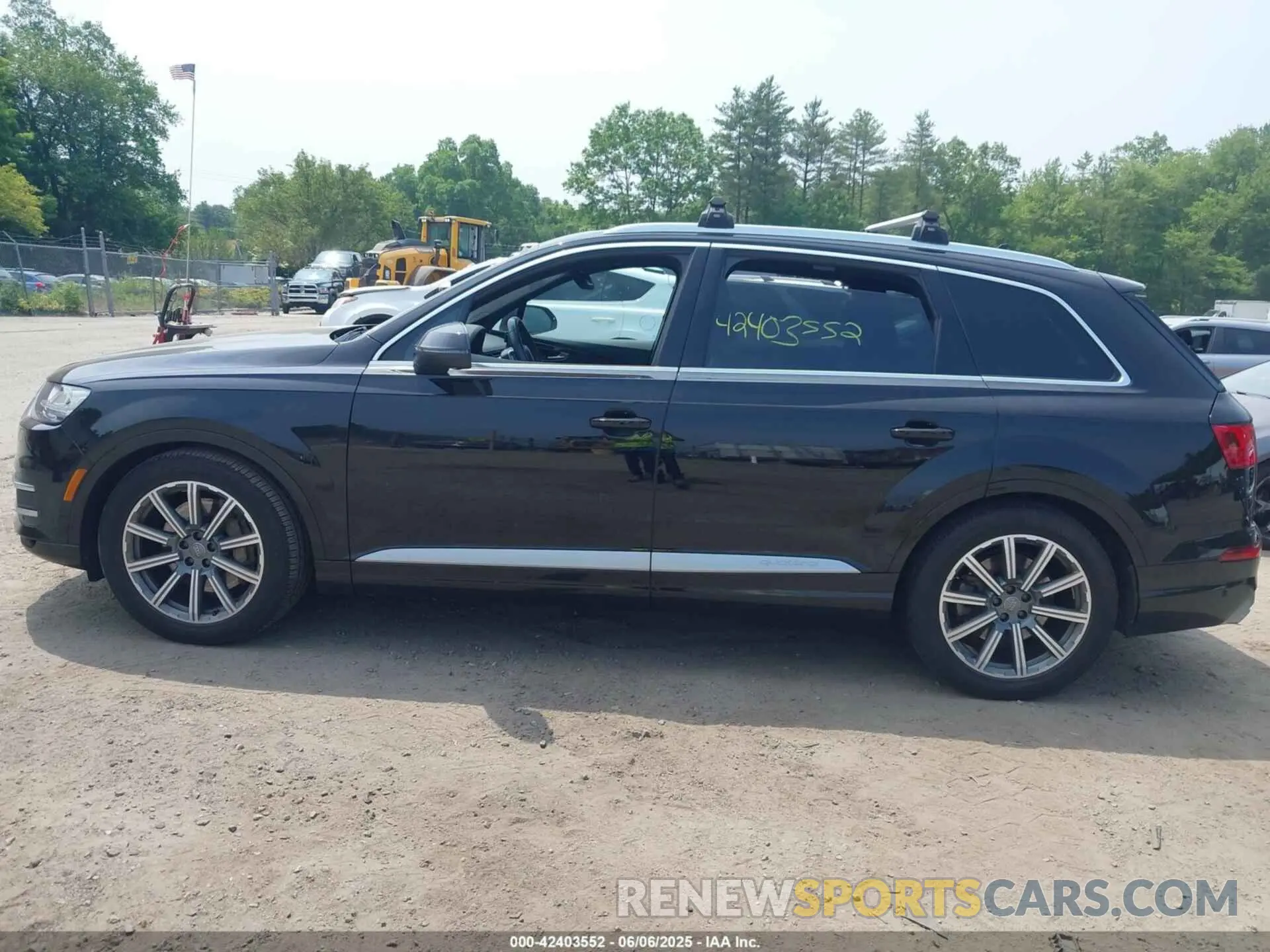 14 Photograph of a damaged car WA1LAAF72KD046763 AUDI Q7 2019