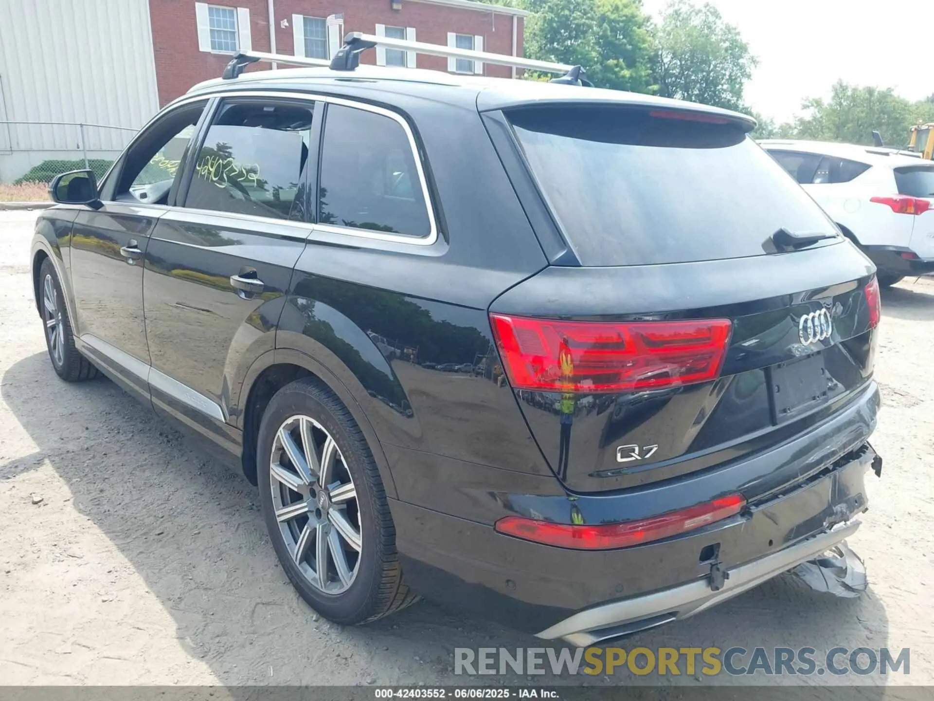 3 Photograph of a damaged car WA1LAAF72KD046763 AUDI Q7 2019