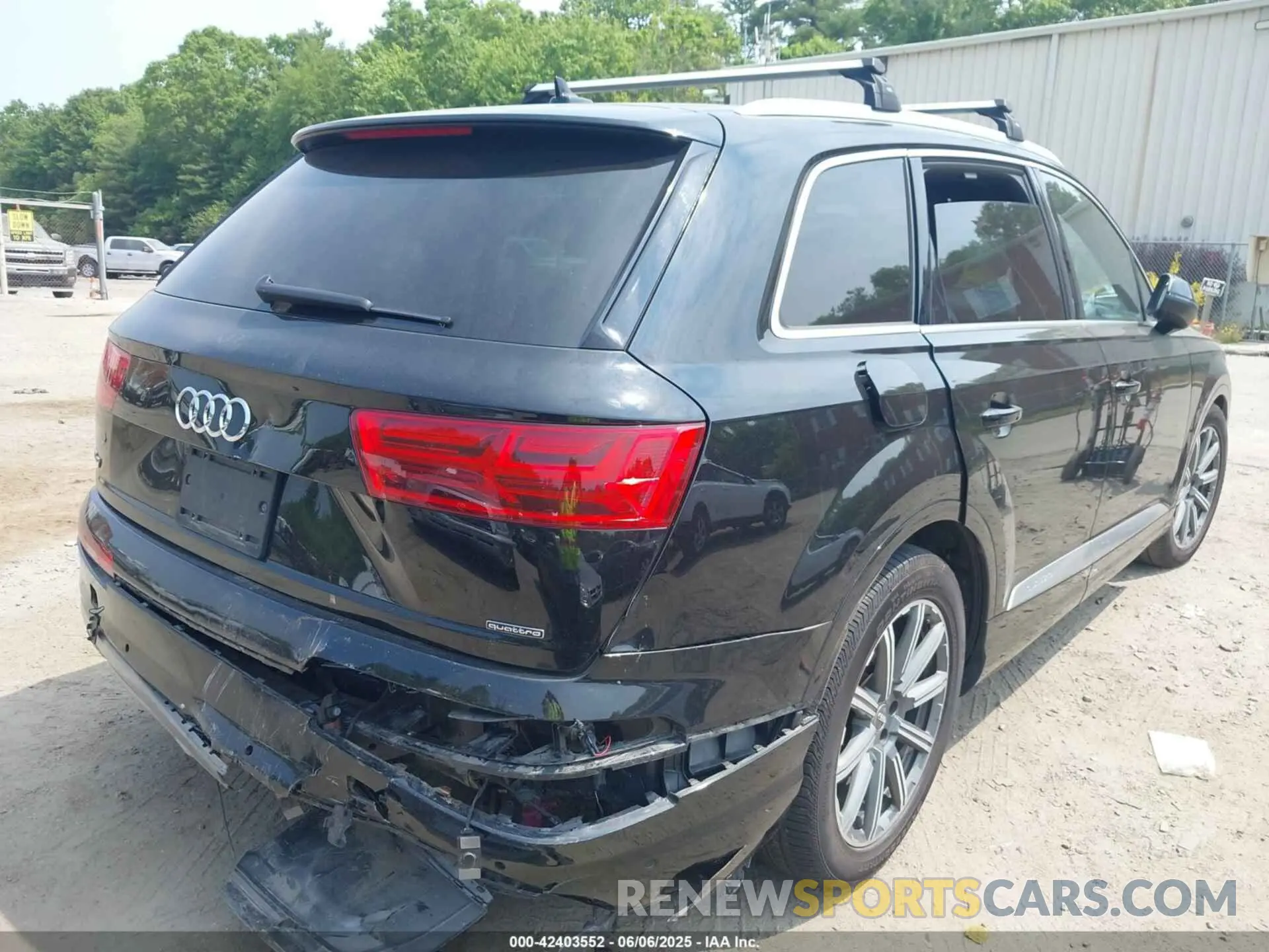 4 Photograph of a damaged car WA1LAAF72KD046763 AUDI Q7 2019