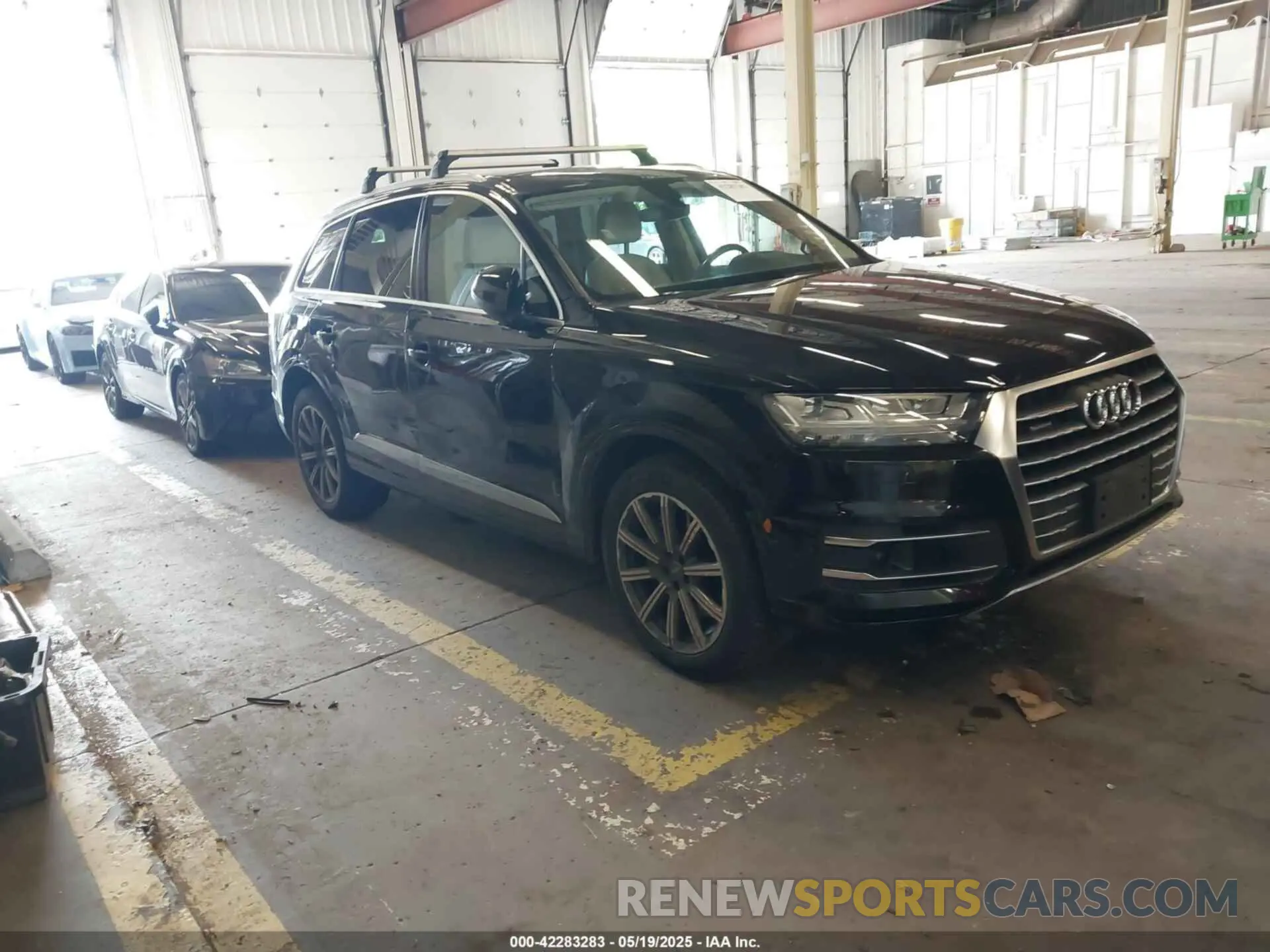 1 Photograph of a damaged car WA1LAAF73KD020866 AUDI Q7 2019