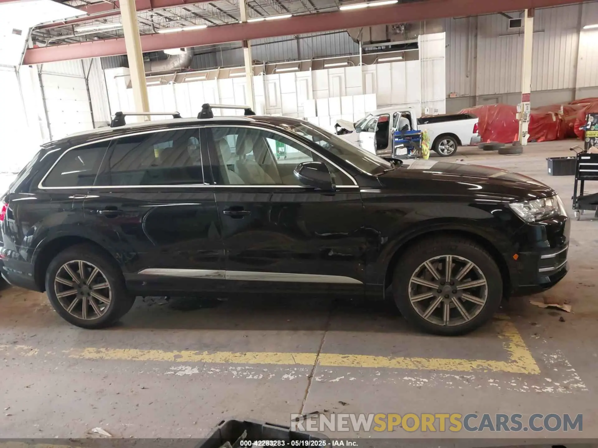 13 Photograph of a damaged car WA1LAAF73KD020866 AUDI Q7 2019