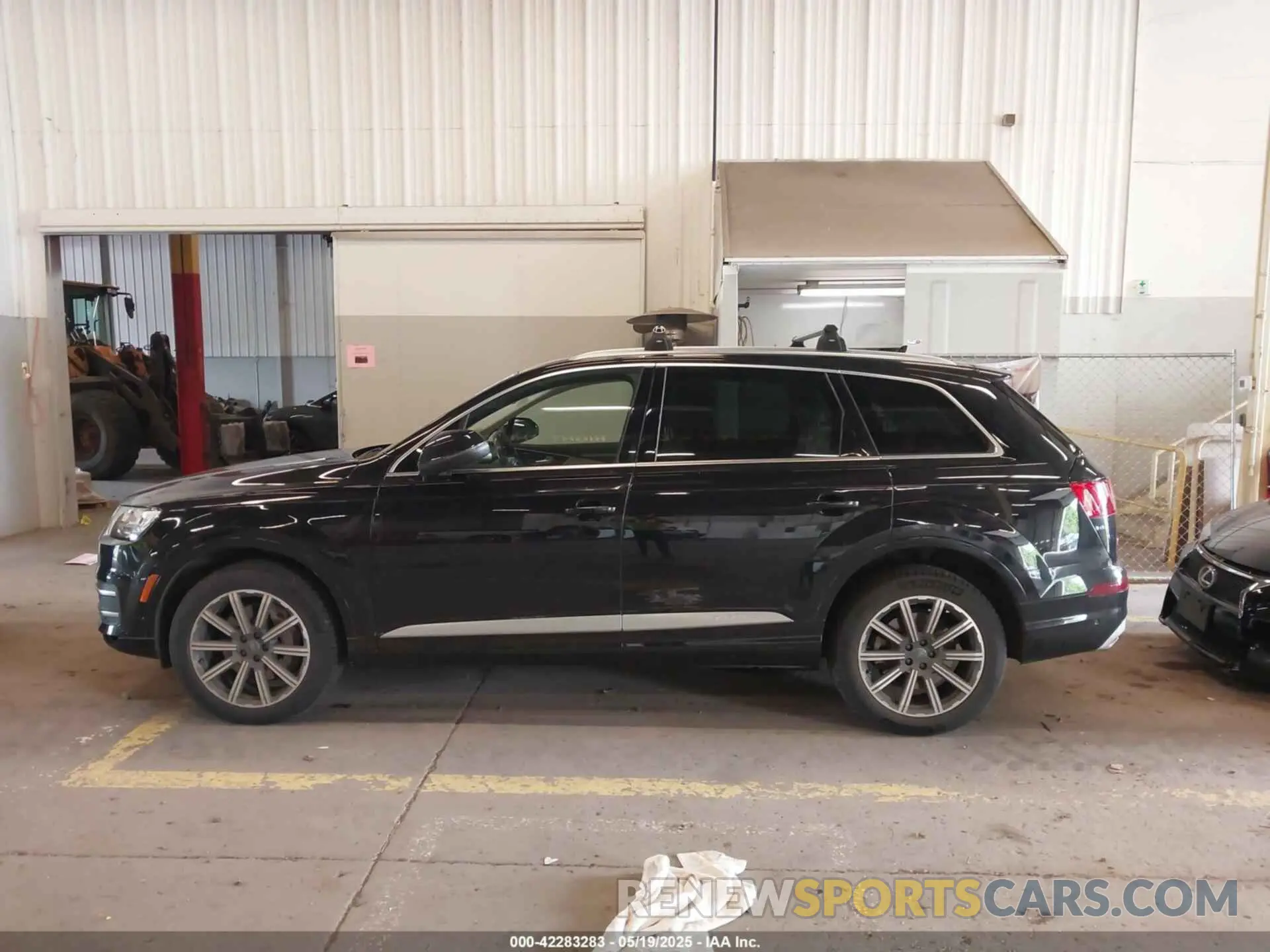 14 Photograph of a damaged car WA1LAAF73KD020866 AUDI Q7 2019