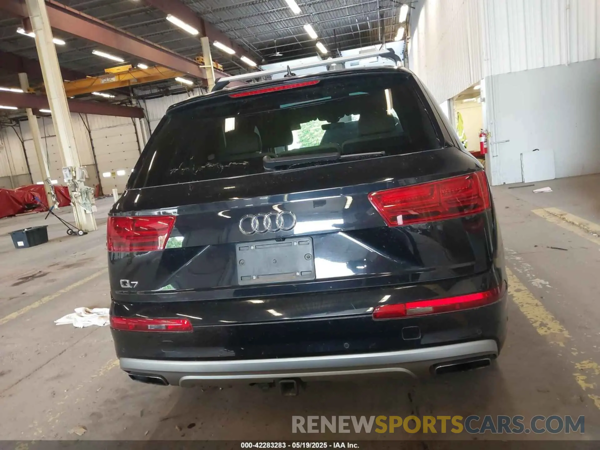 16 Photograph of a damaged car WA1LAAF73KD020866 AUDI Q7 2019