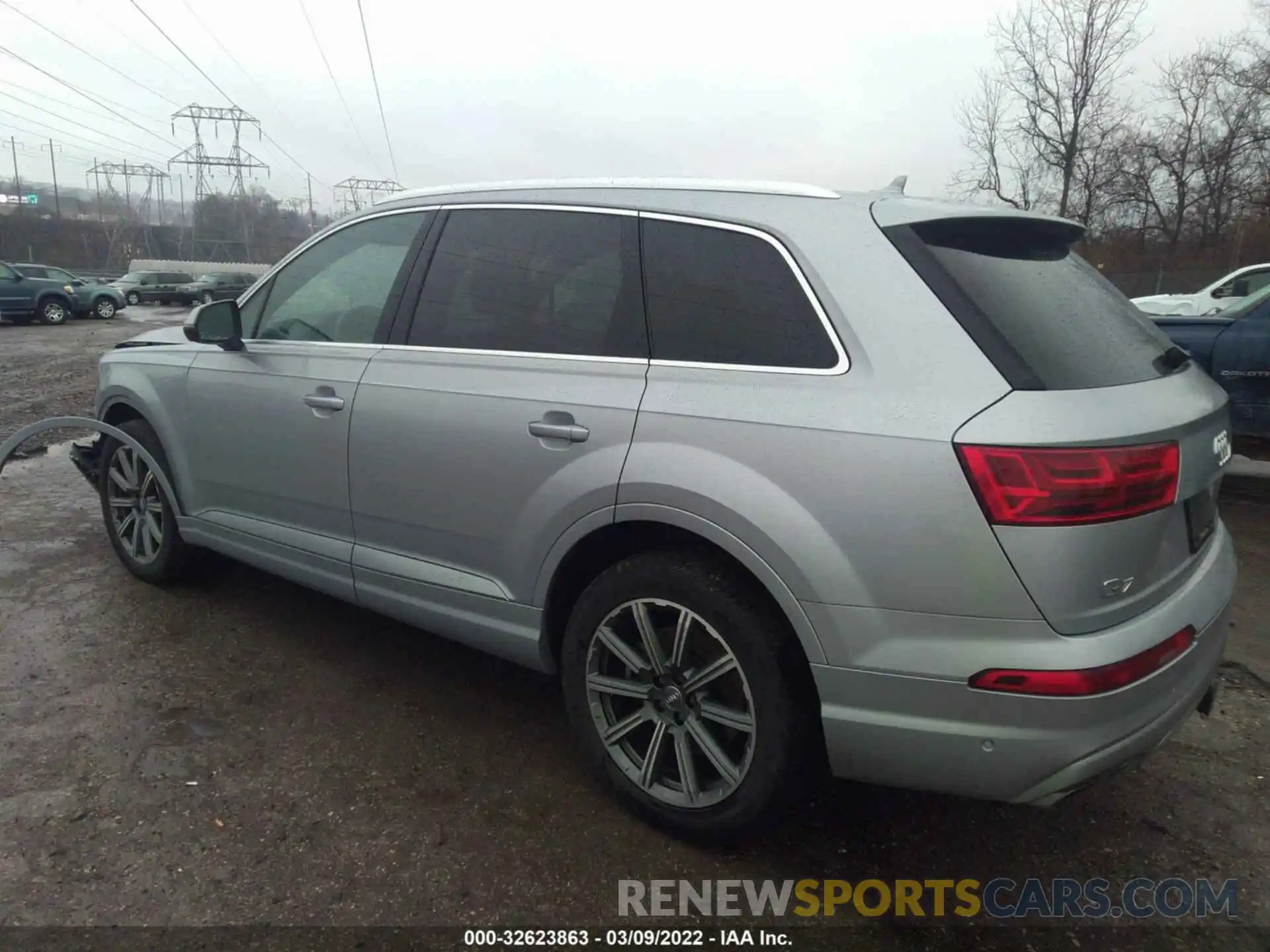 3 Photograph of a damaged car WA1LAAF73KD029132 AUDI Q7 2019