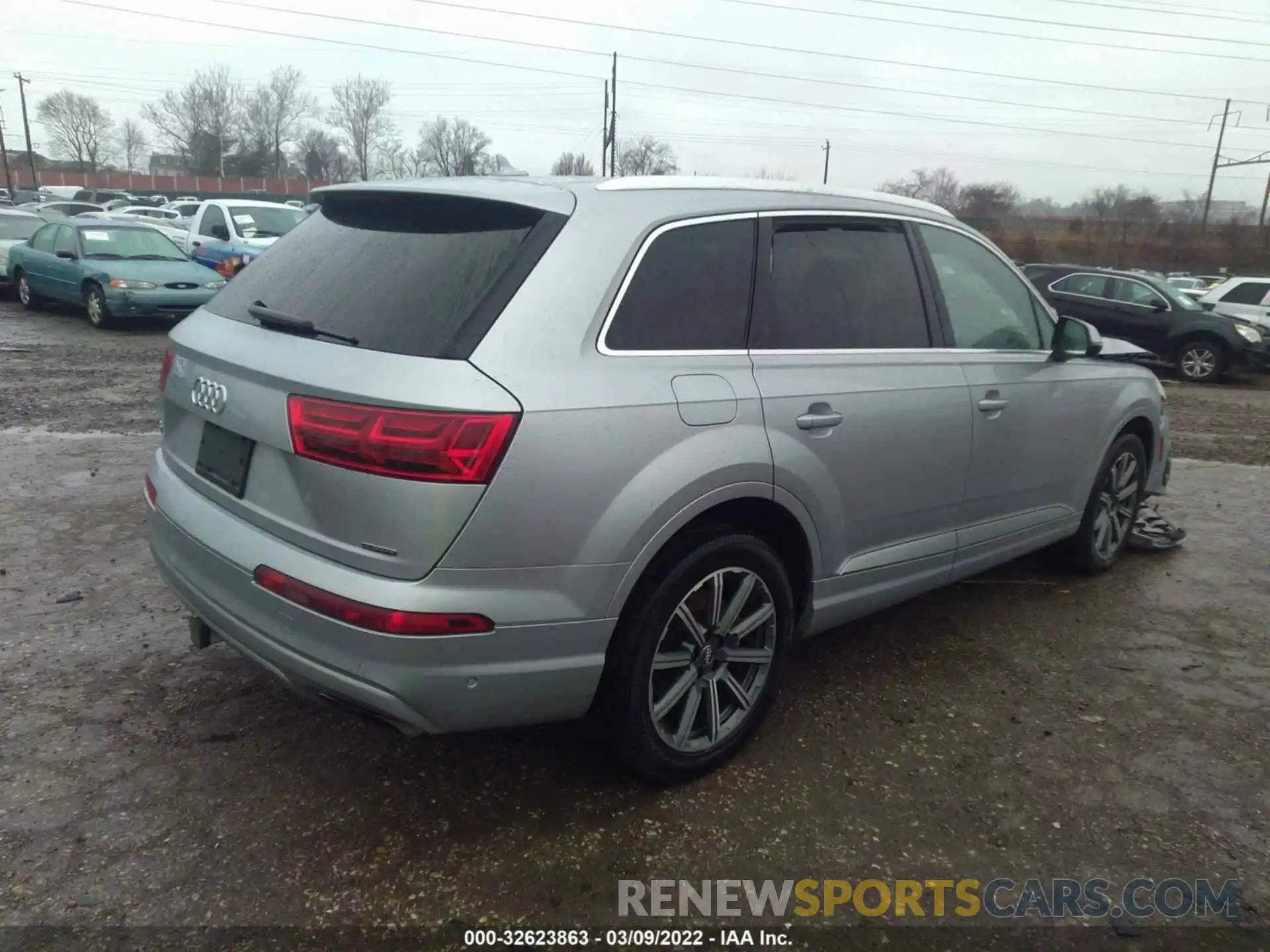 4 Photograph of a damaged car WA1LAAF73KD029132 AUDI Q7 2019