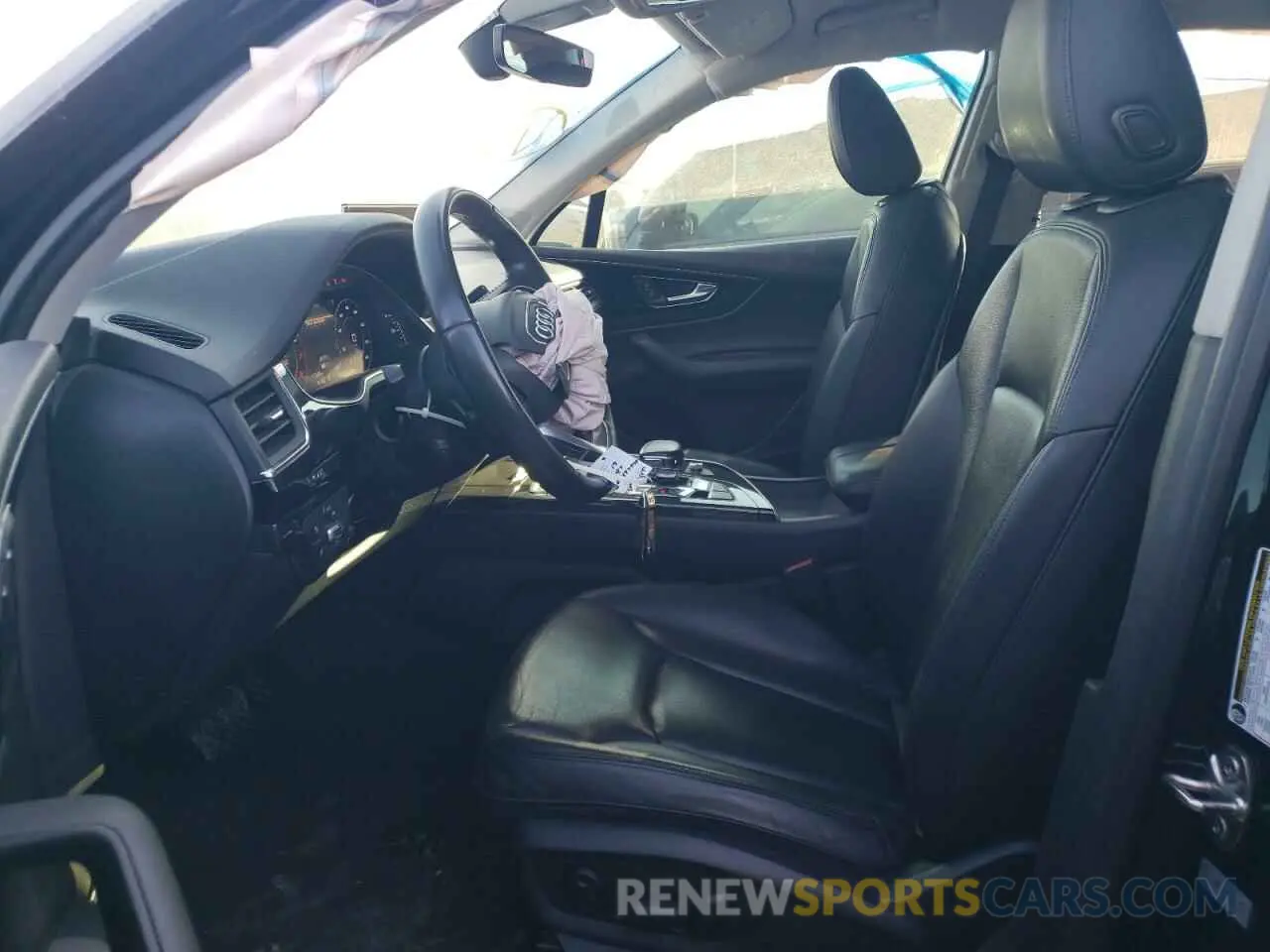 7 Photograph of a damaged car WA1LAAF73KD046707 AUDI Q7 2019