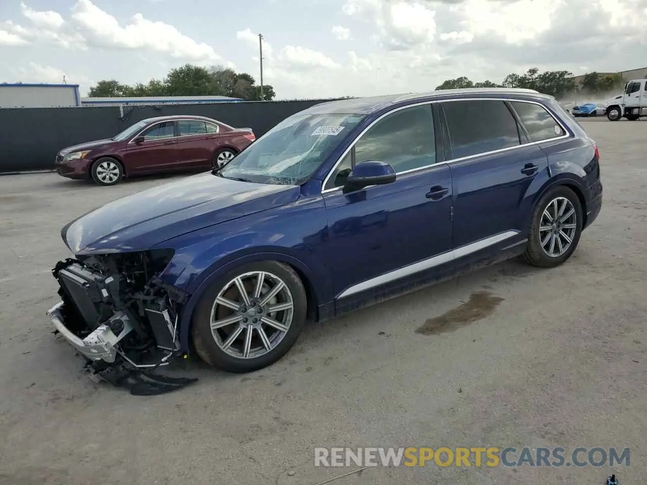 1 Photograph of a damaged car WA1LAAF73KD049283 AUDI Q7 2019