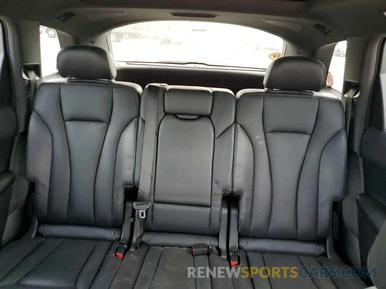 10 Photograph of a damaged car WA1LAAF73KD049283 AUDI Q7 2019
