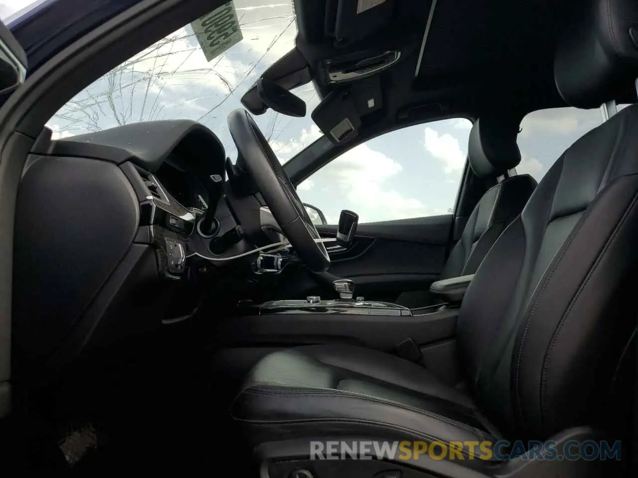 7 Photograph of a damaged car WA1LAAF73KD049283 AUDI Q7 2019