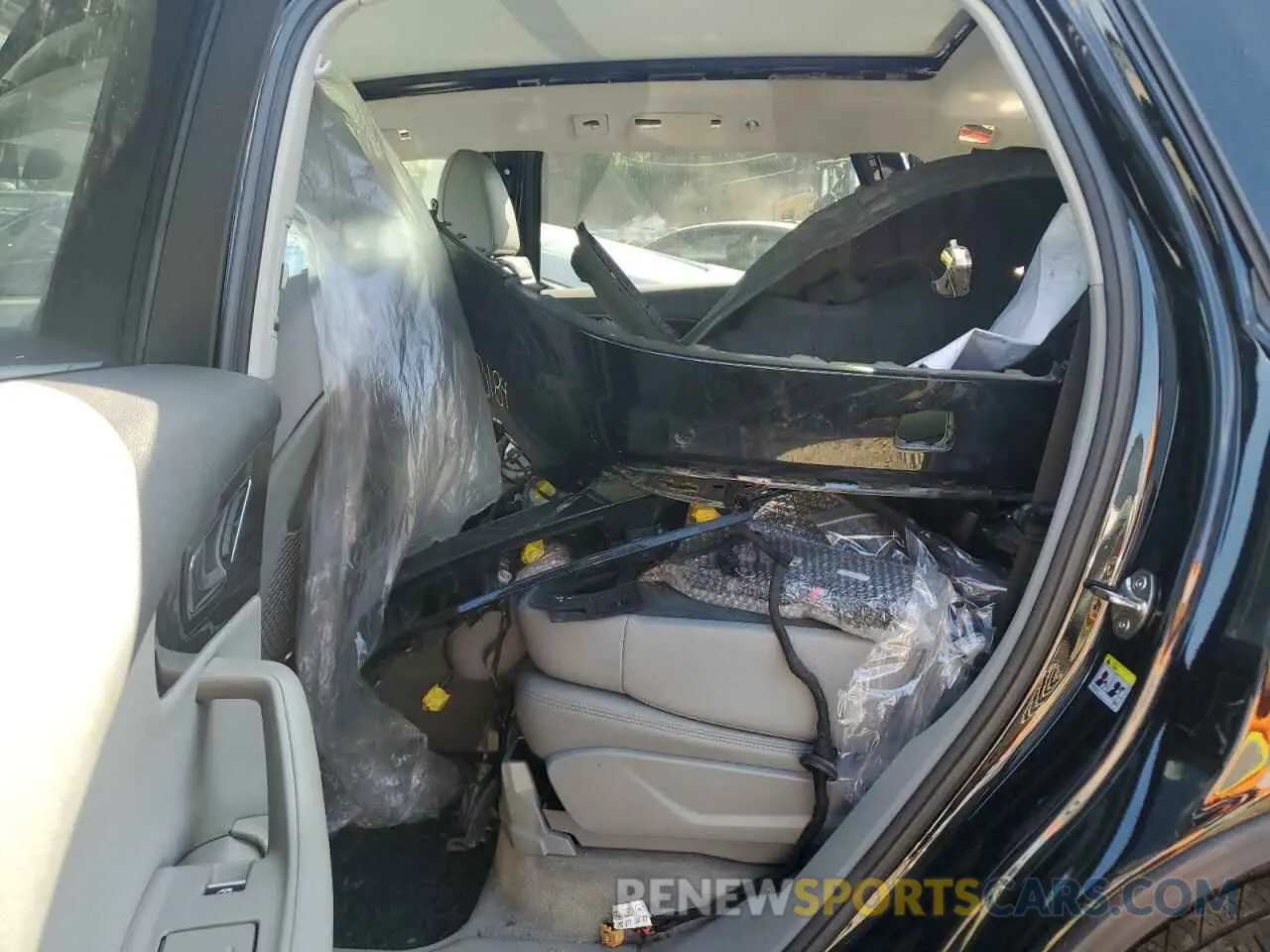 11 Photograph of a damaged car WA1LAAF74KD000089 AUDI Q7 2019