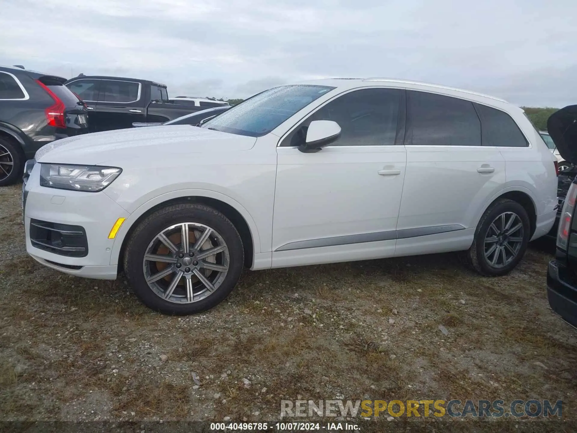 14 Photograph of a damaged car WA1LAAF74KD002571 AUDI Q7 2019