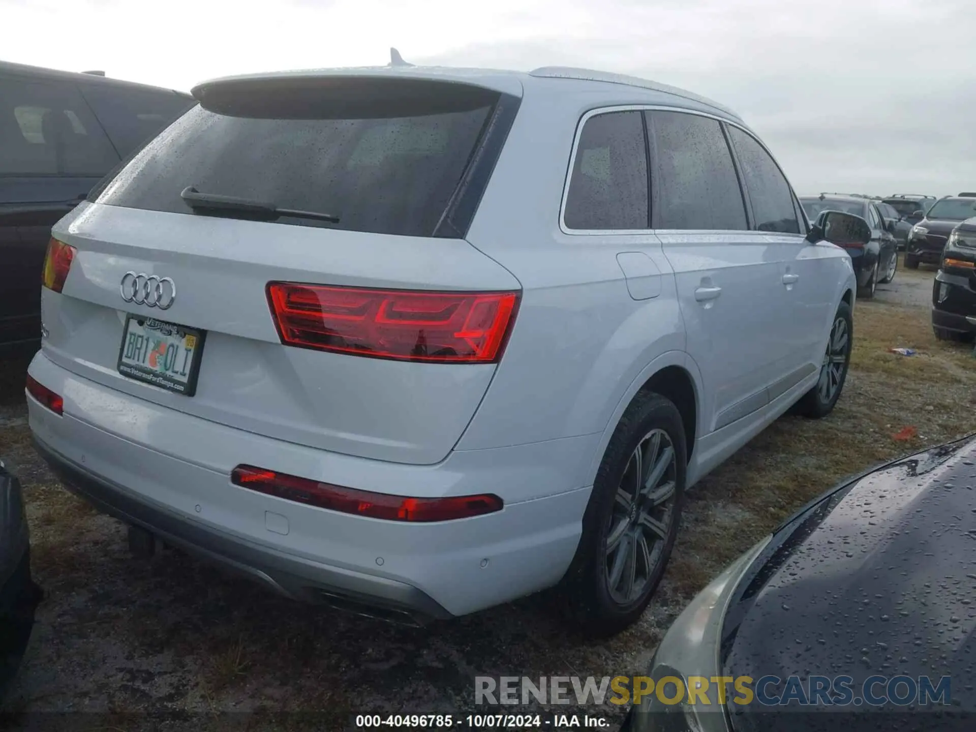 4 Photograph of a damaged car WA1LAAF74KD002571 AUDI Q7 2019