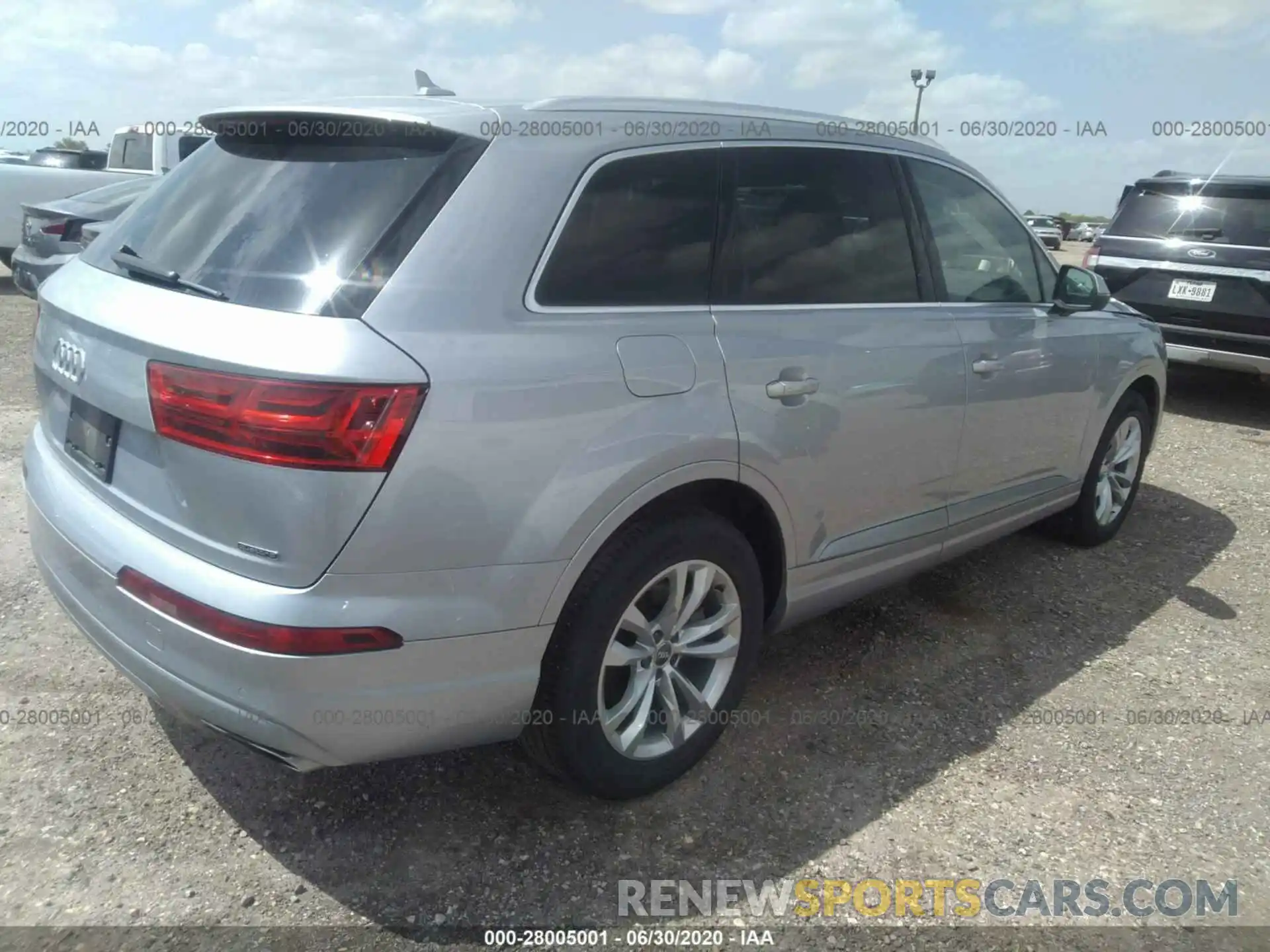 4 Photograph of a damaged car WA1LAAF74KD043461 AUDI Q7 2019